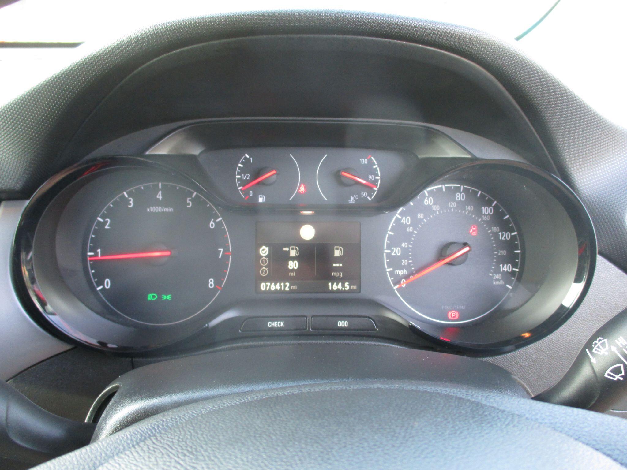 Vauxhall Crossland X view 40