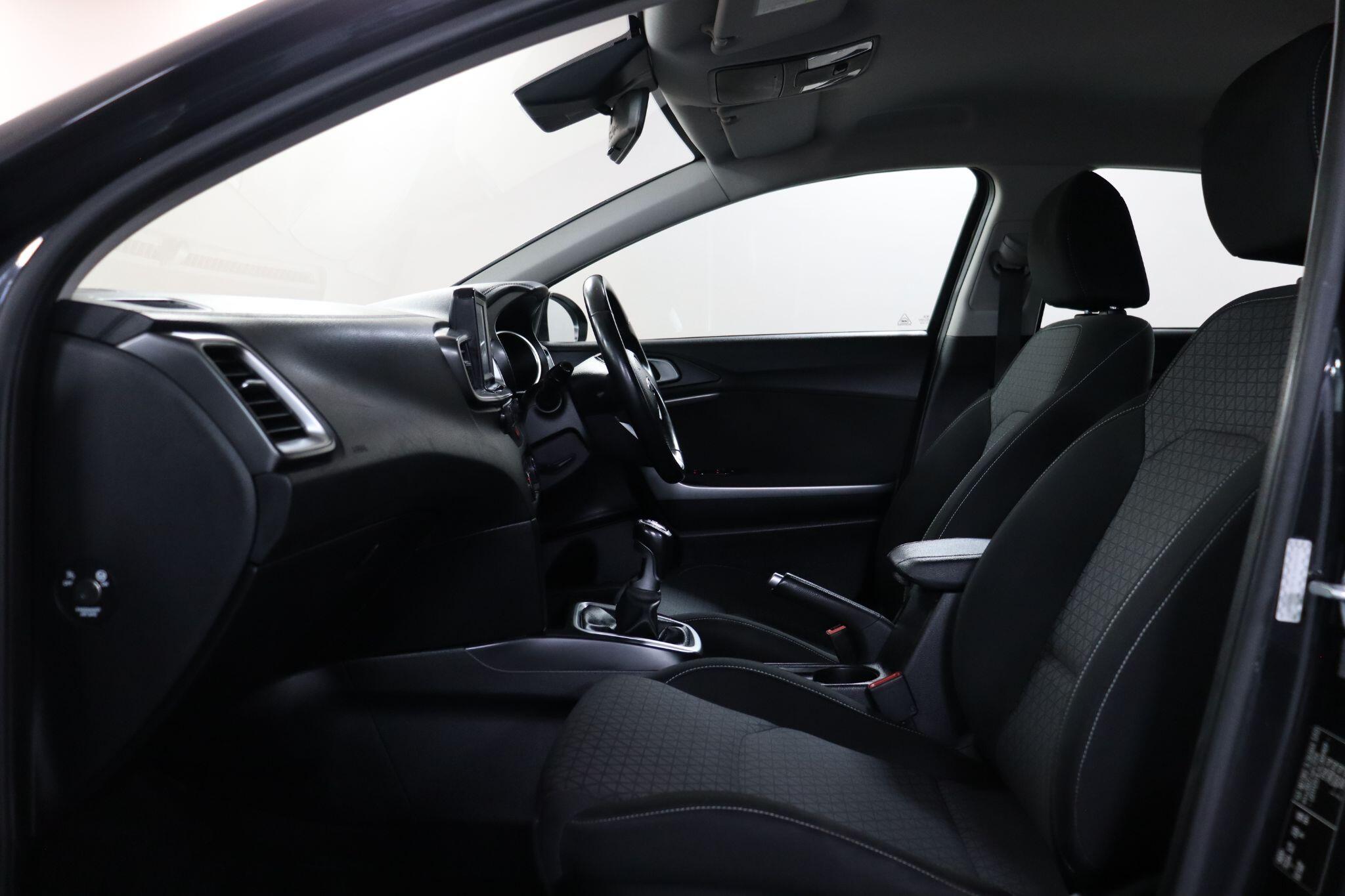 Kia Ceed view 42