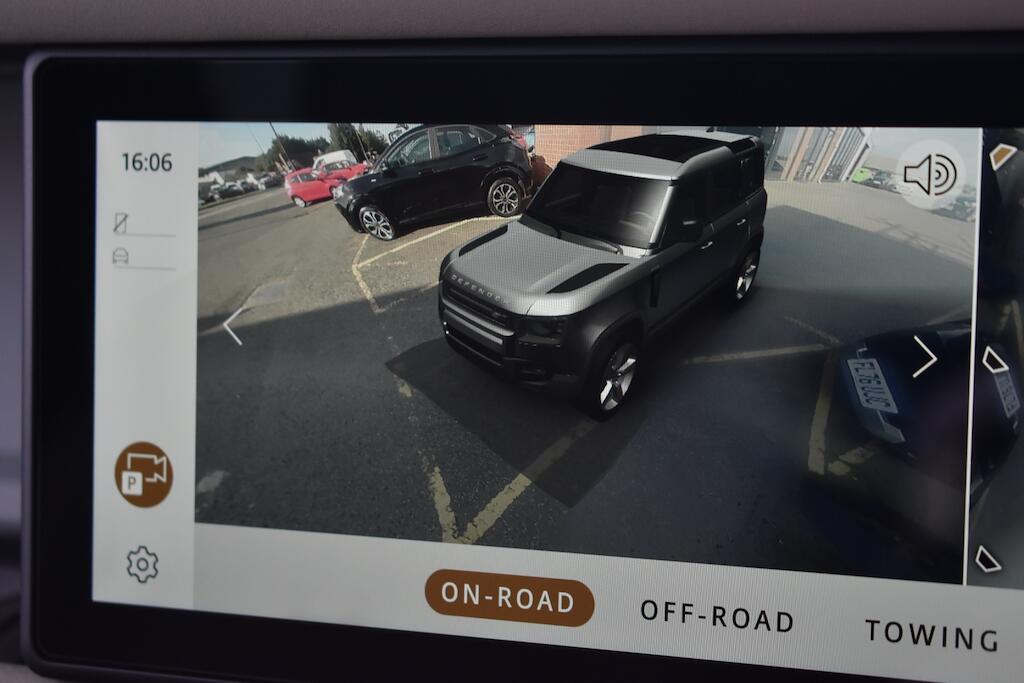 Land Rover Defender view 73