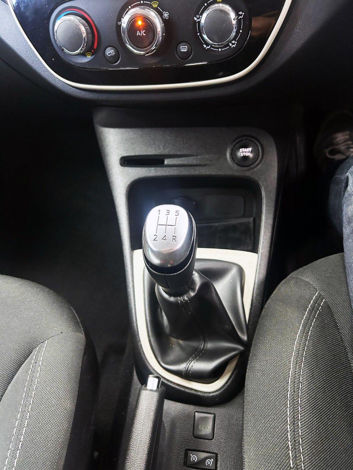 Renault Captur view 18