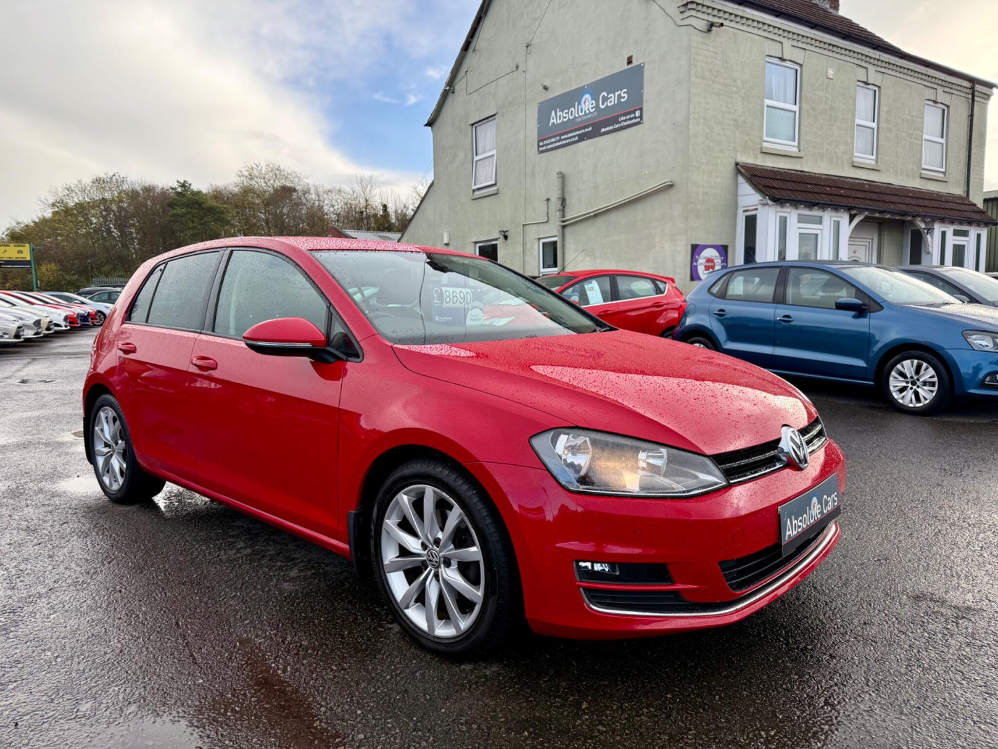 2013 Volkswagen Golf image 1
