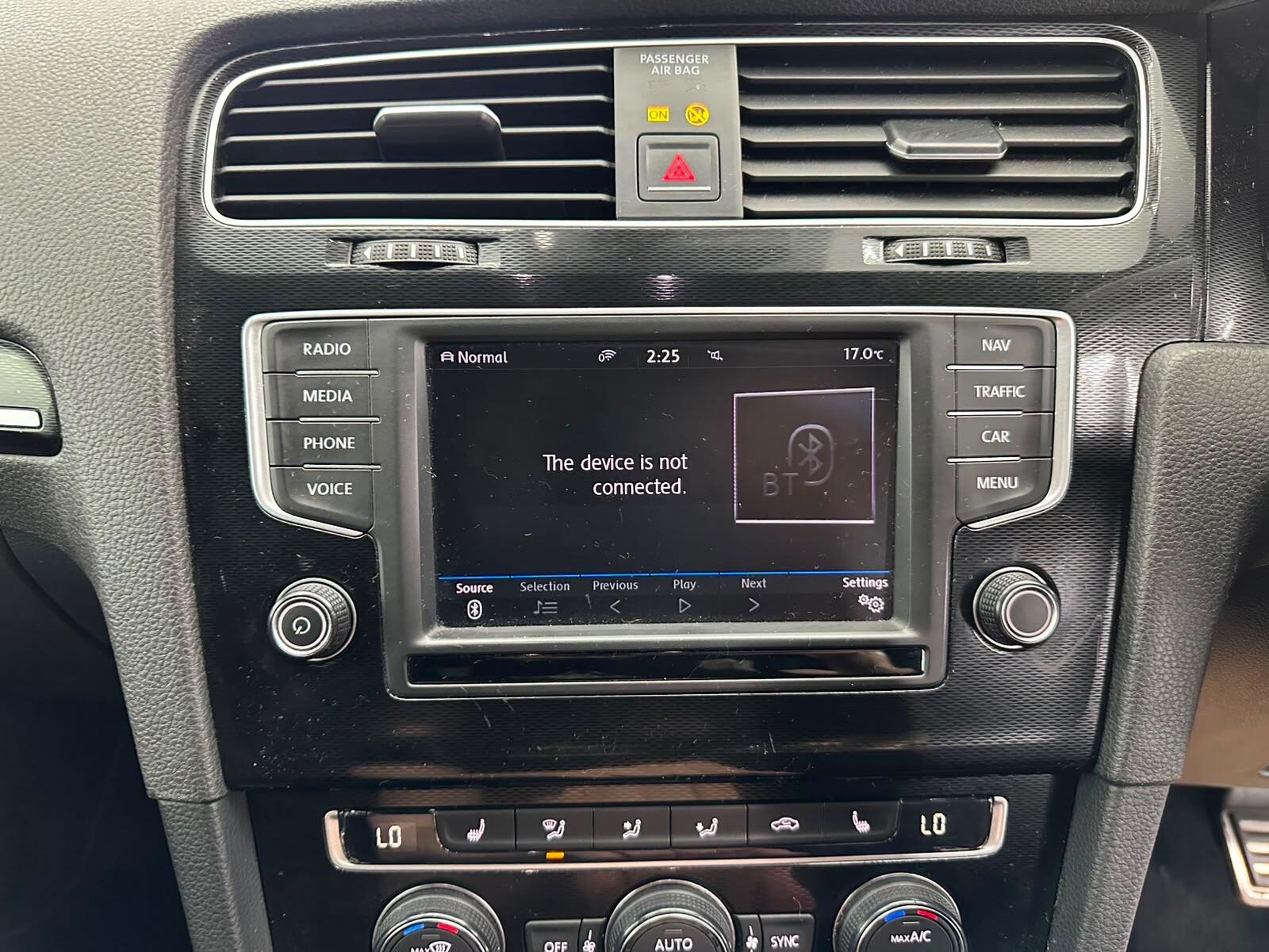 Volkswagen Golf view 40