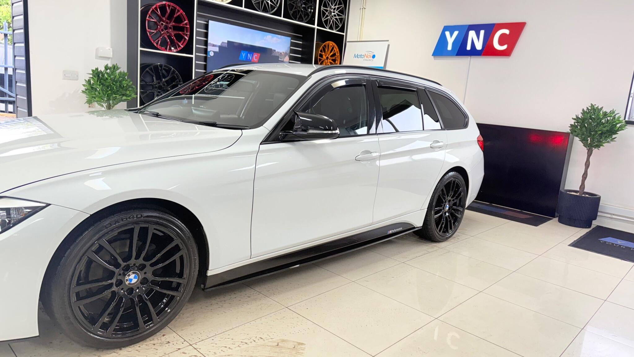 BMW 3 Series view 22