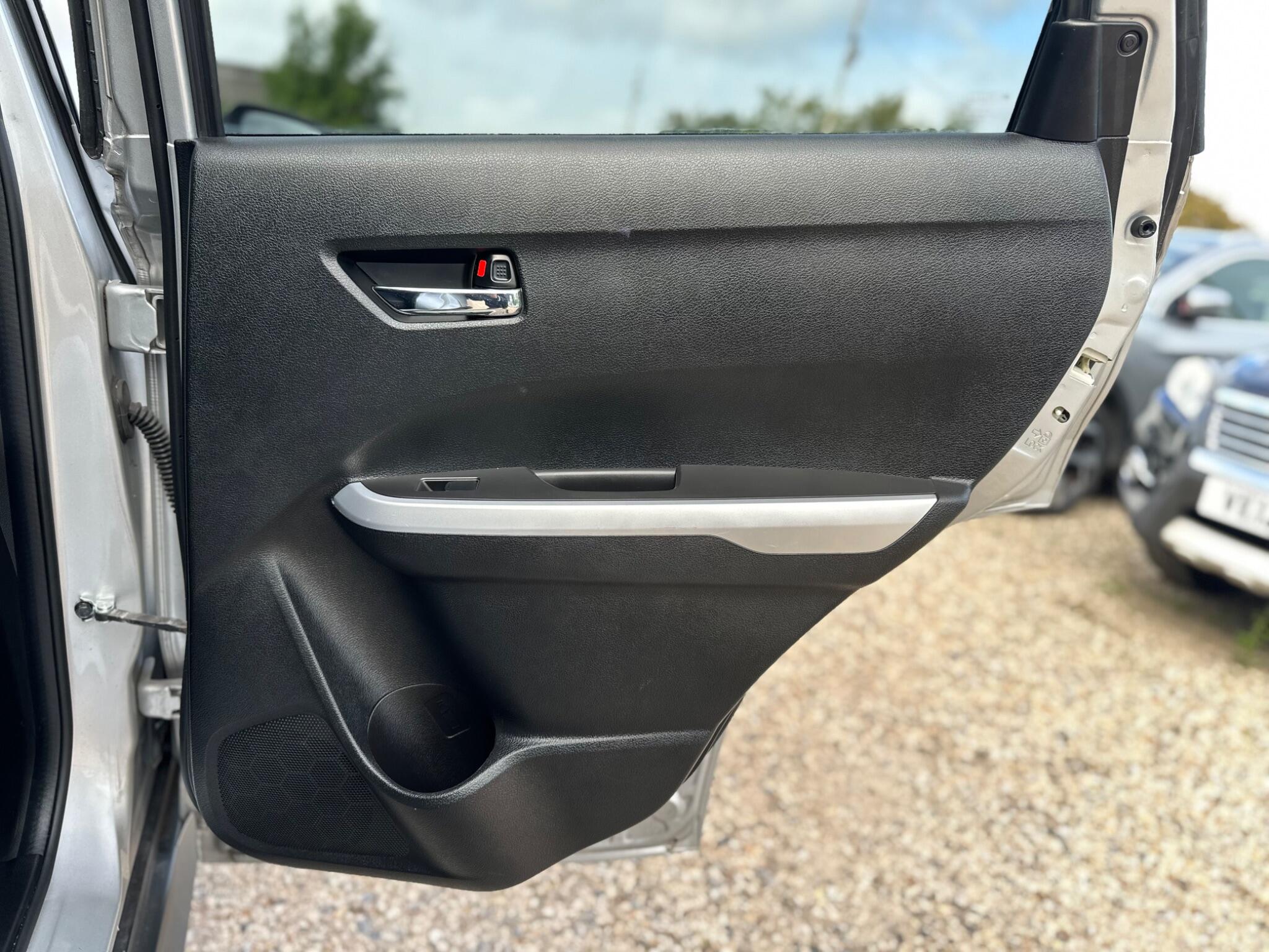 Suzuki Vitara view 58
