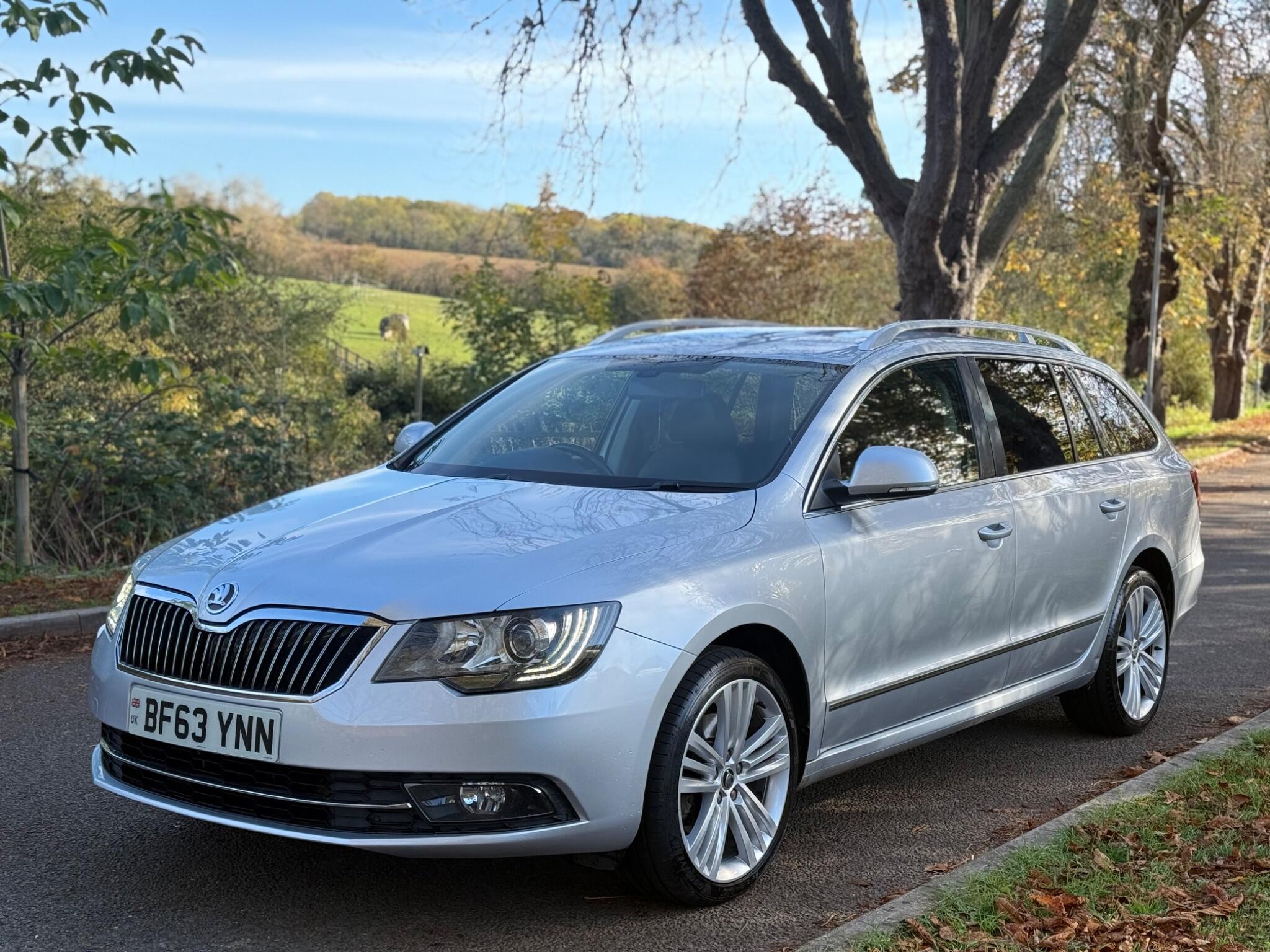 2013 Skoda Superb 2.0 TDI Elegance Euro 5 (s/s) 5dr • 155,000 miles image 2