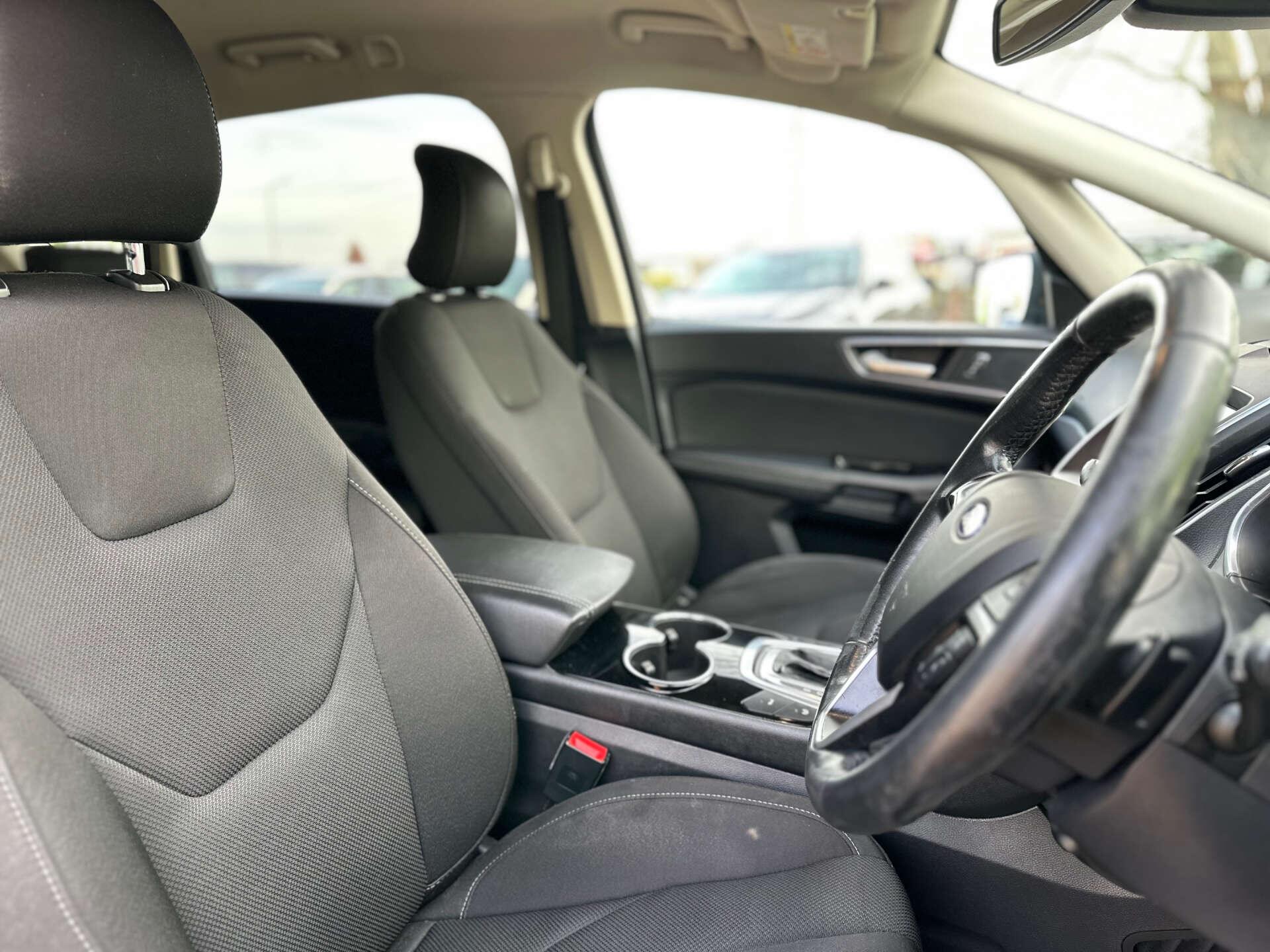 Ford S-Max view 10
