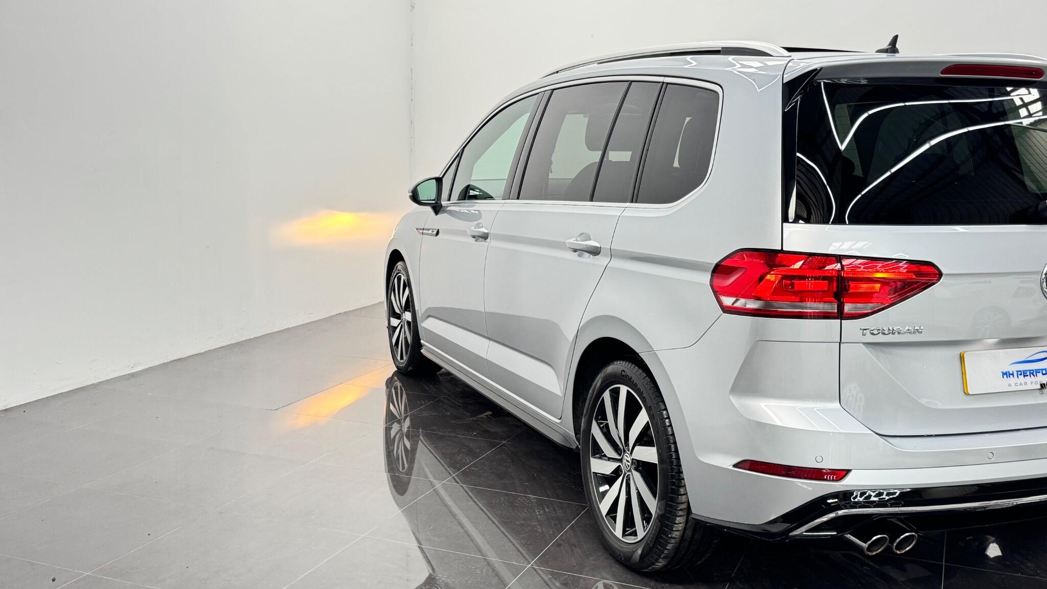 Volkswagen Touran view 45