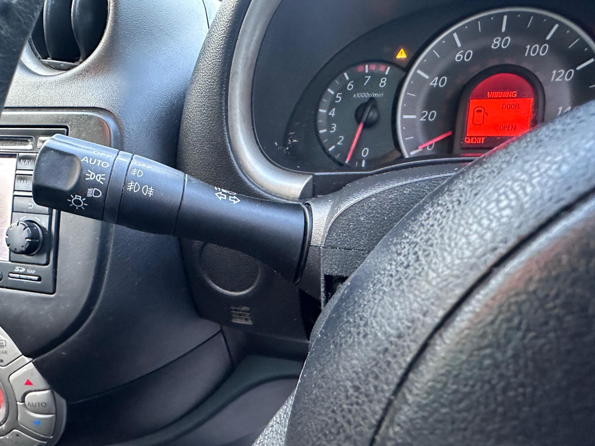 2012 Nissan Micra image 18