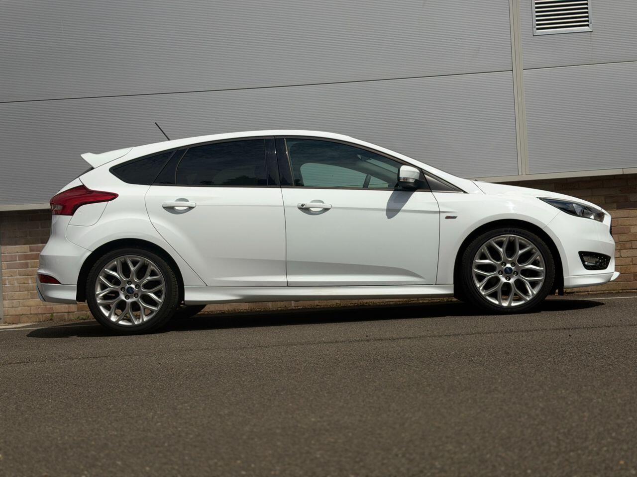 Ford Focus view 87