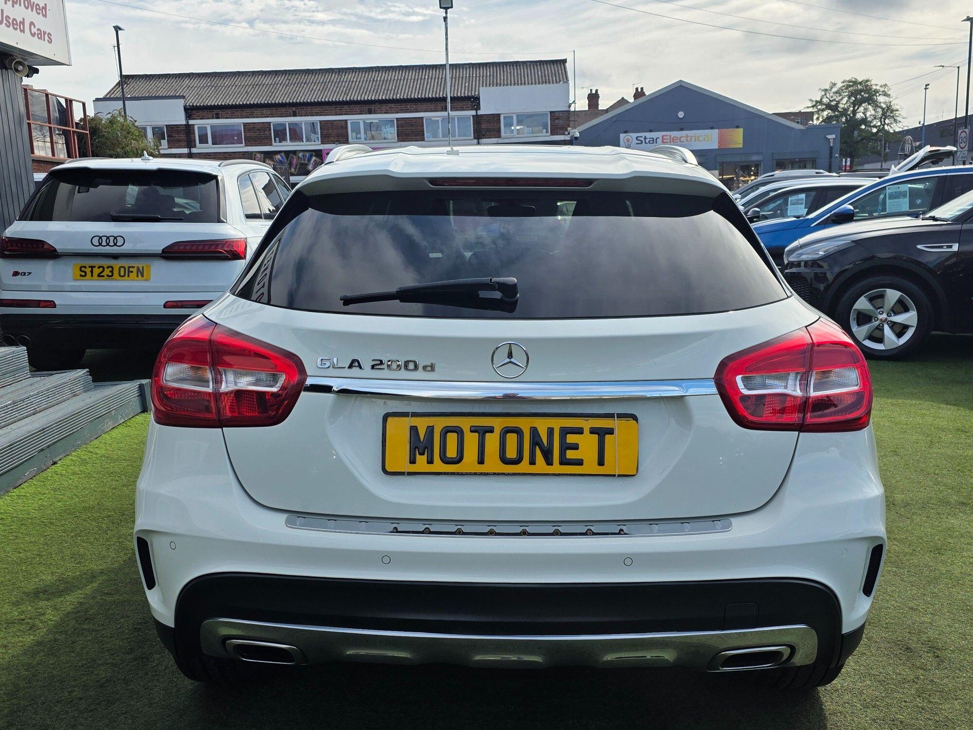 Mercedes-Benz Gla view 8