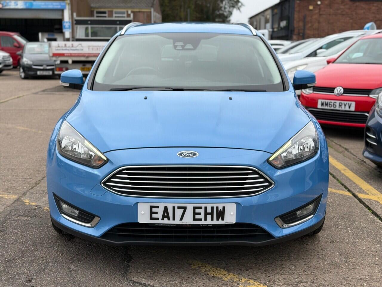 Ford Focus view 16