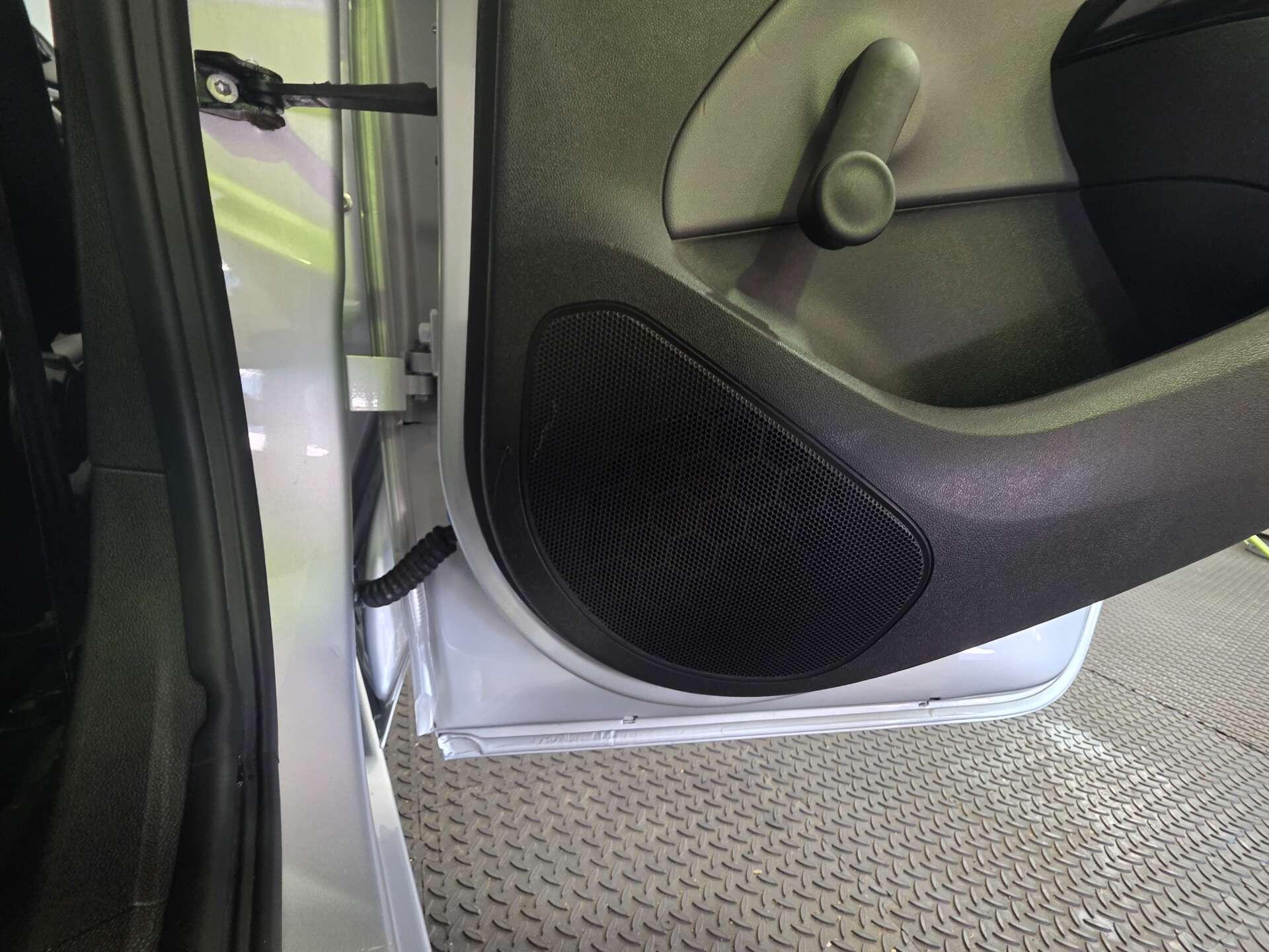 Vauxhall Corsa view 34