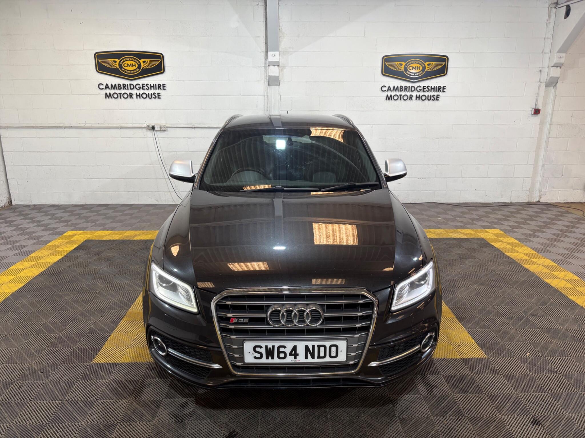 Audi SQ5 view 2