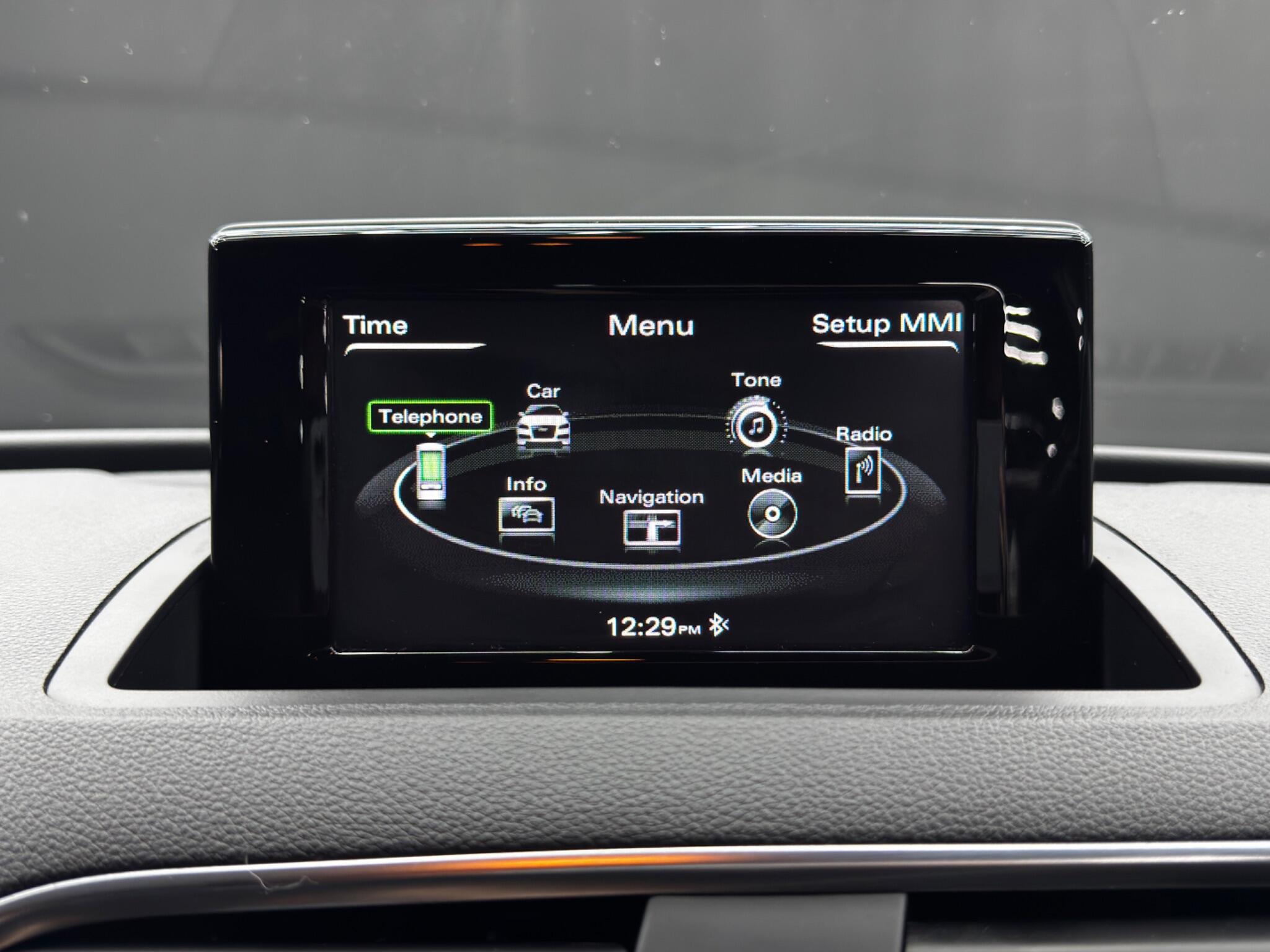 Audi Q3 view 30