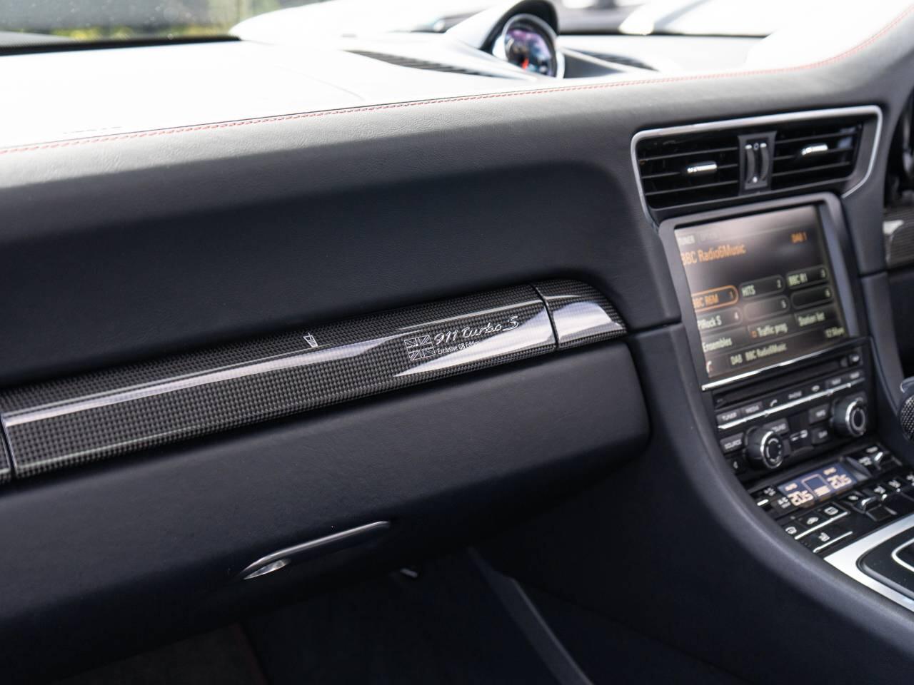 Porsche 911 view 33