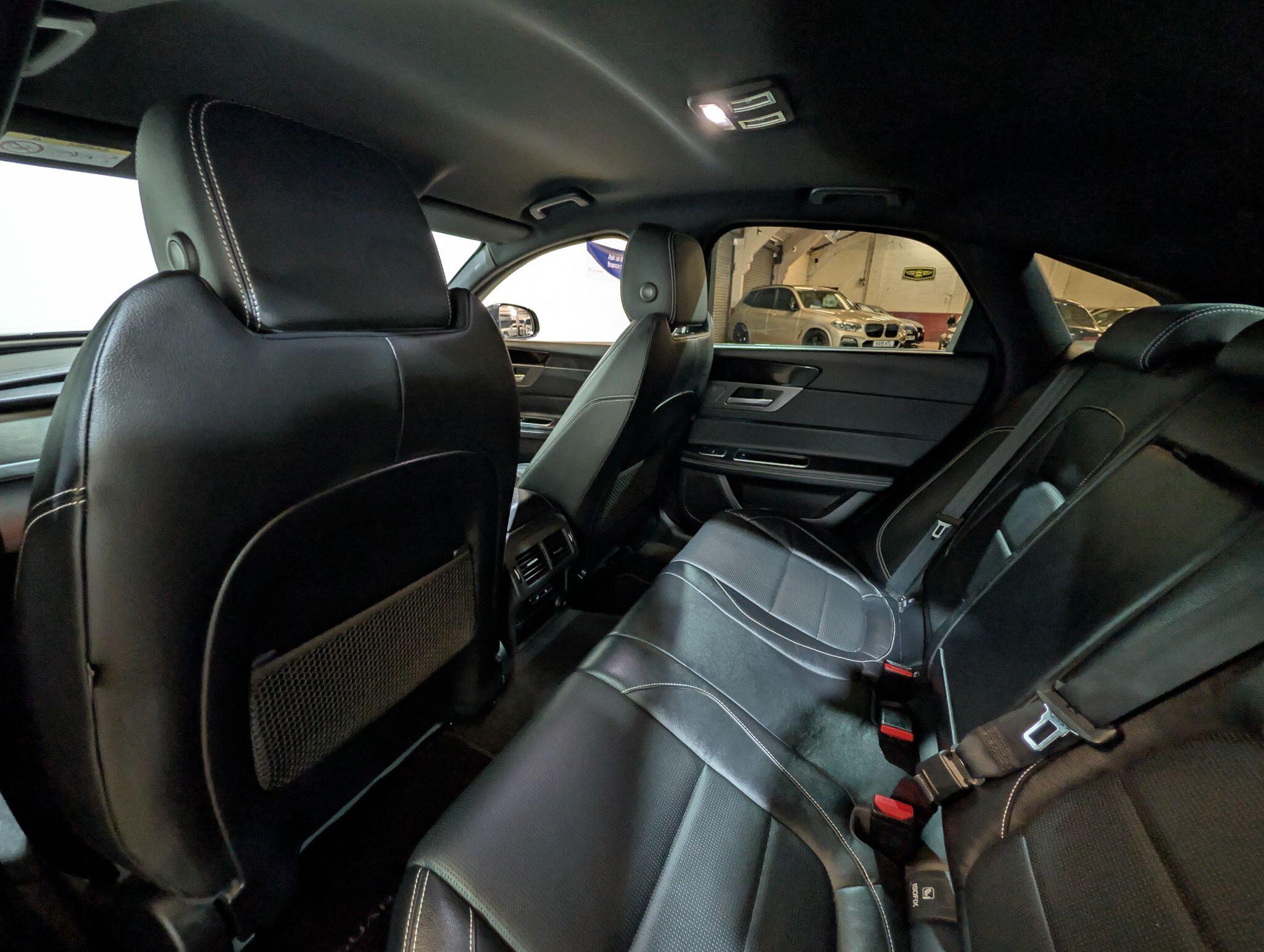 Jaguar XF view 64