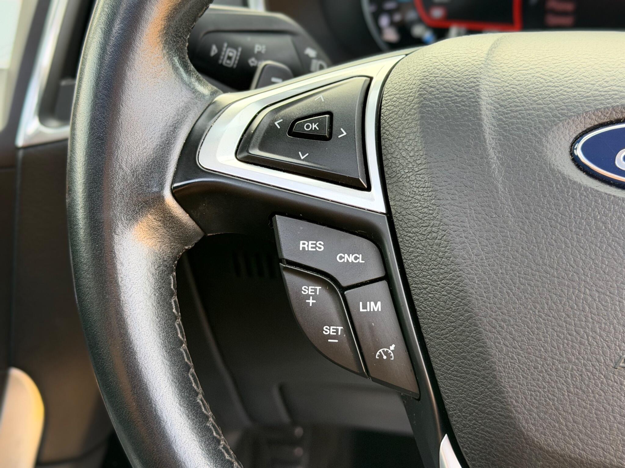 Ford Galaxy view 29