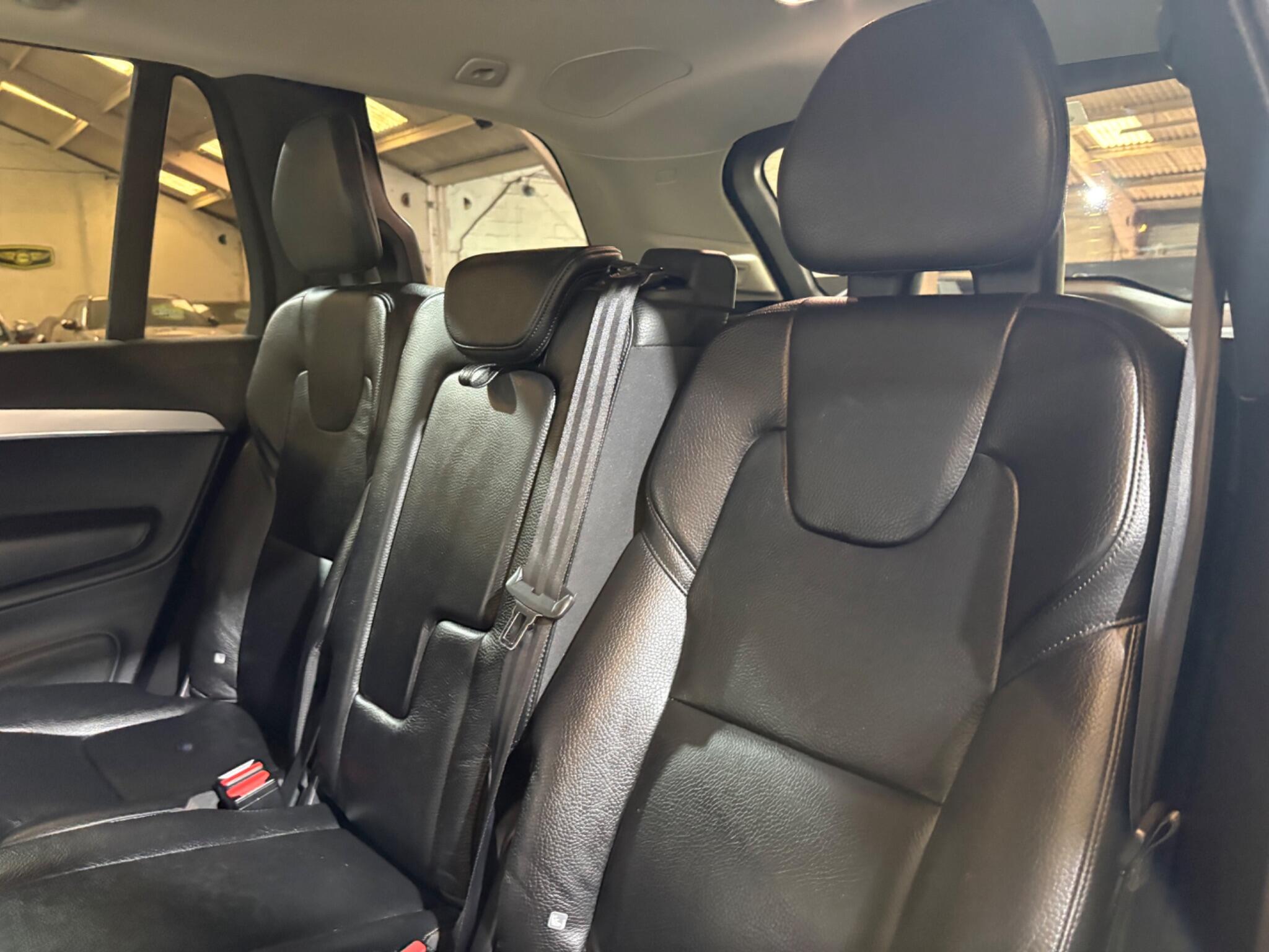 Volvo XC90 view 27