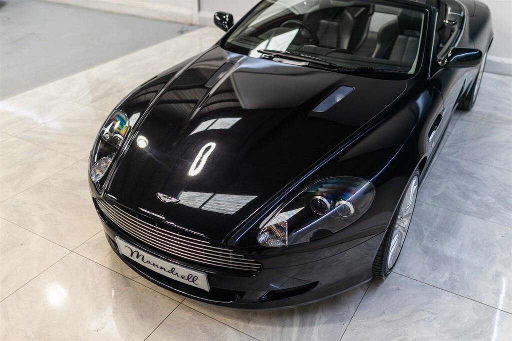 Aston Martin DB9 view 12