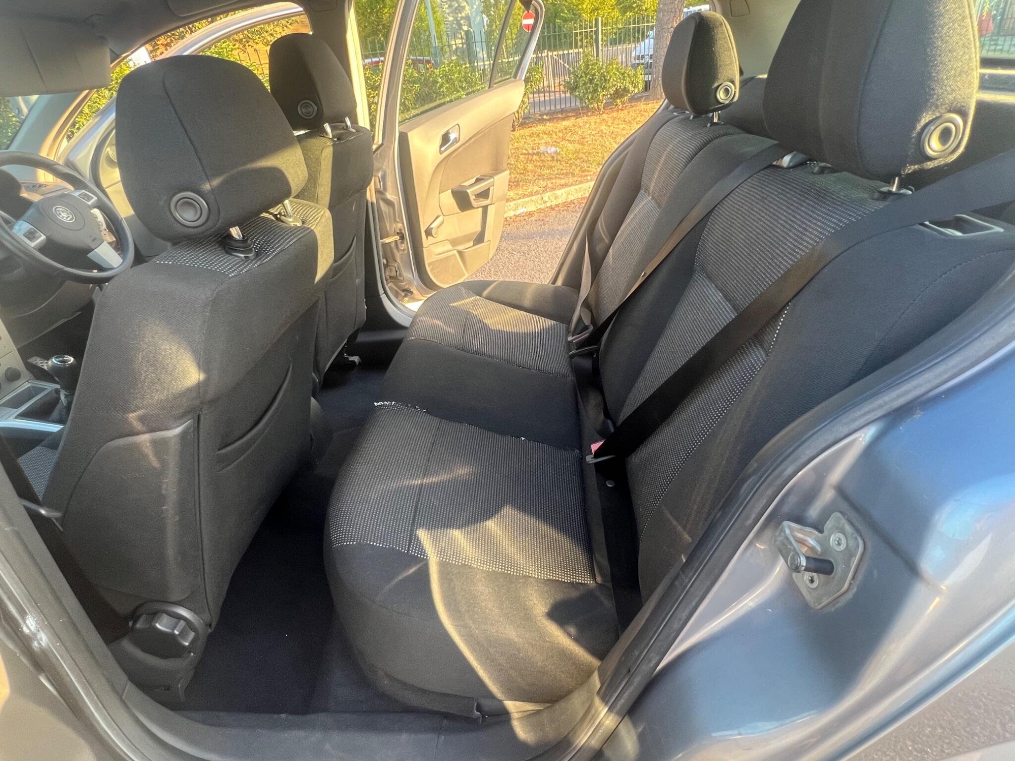 Vauxhall Astra view 16