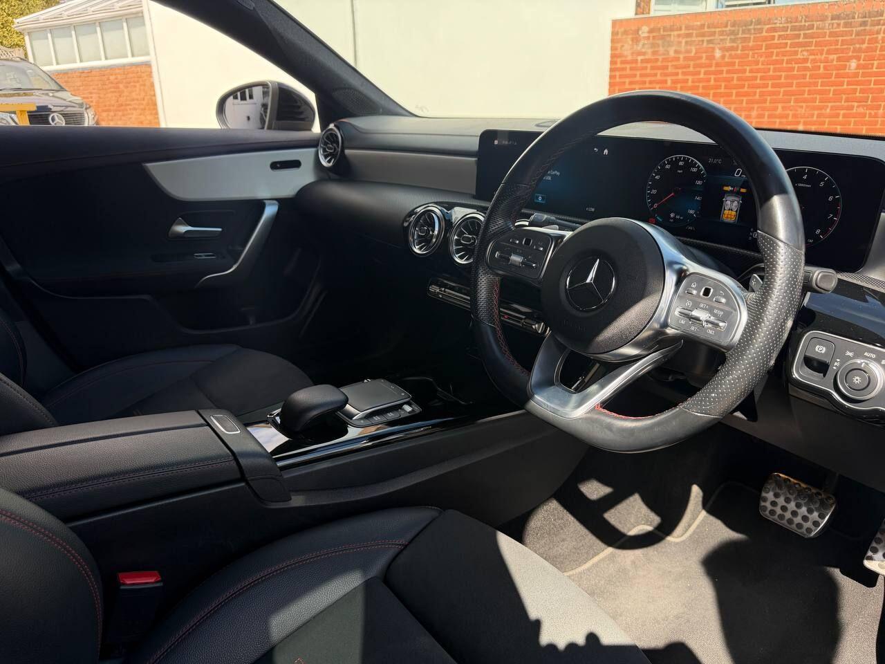 Mercedes-Benz Cla view 10