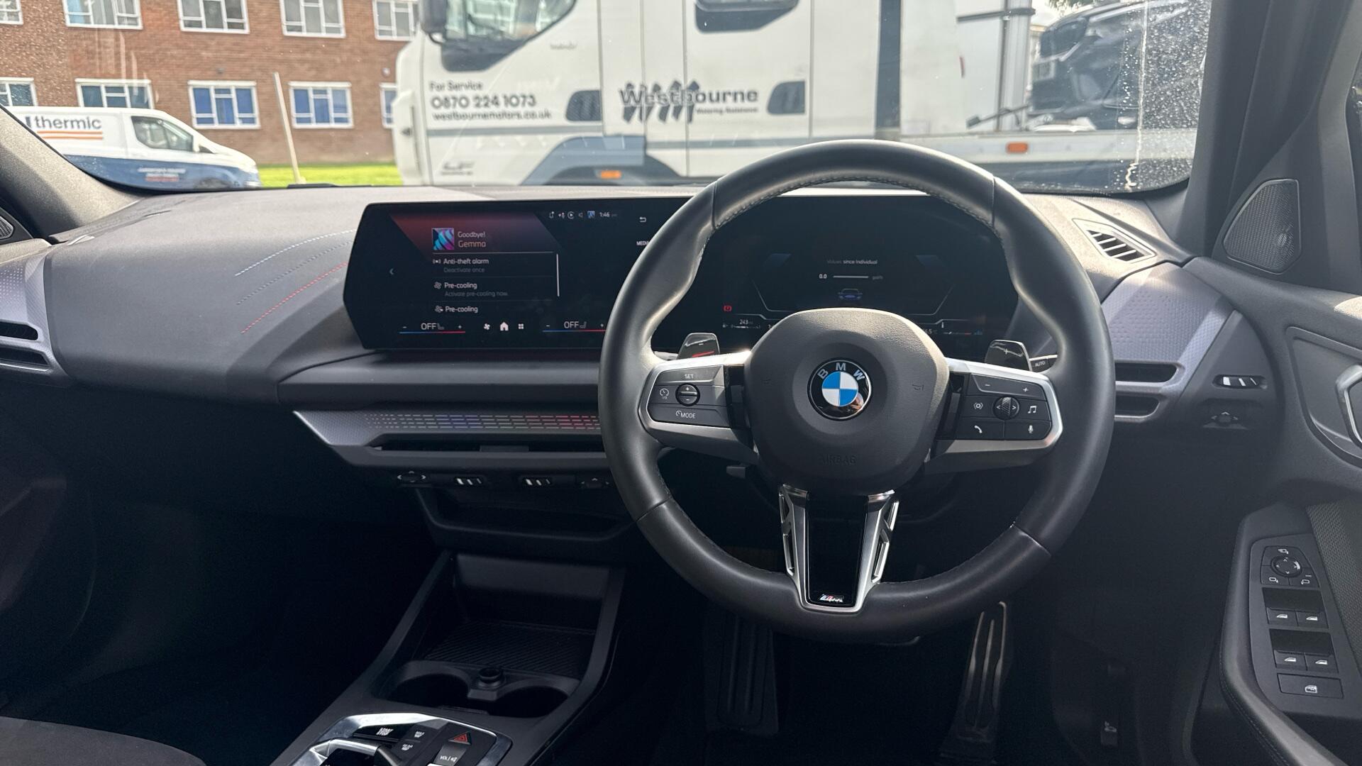 BMW 1 Series view 5