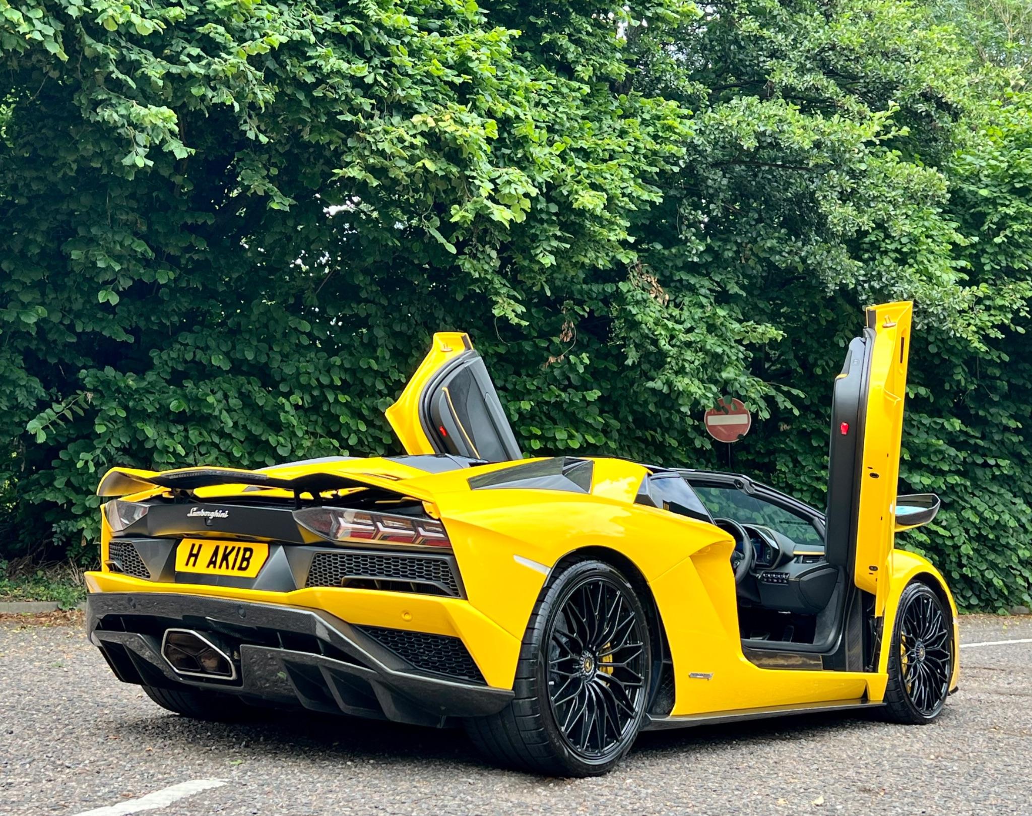 Lamborghini Aventador view 36