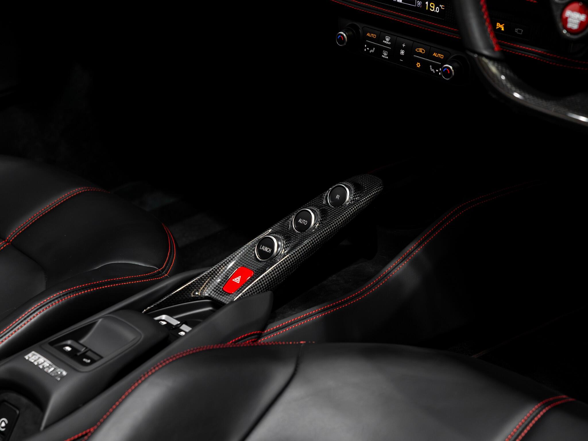 Ferrari F8 Tributo view 26