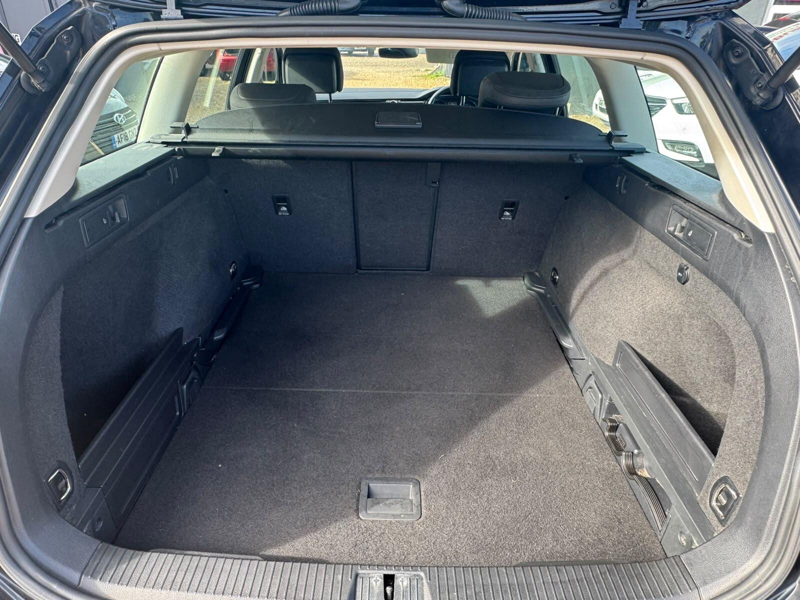 Volkswagen Passat view 29
