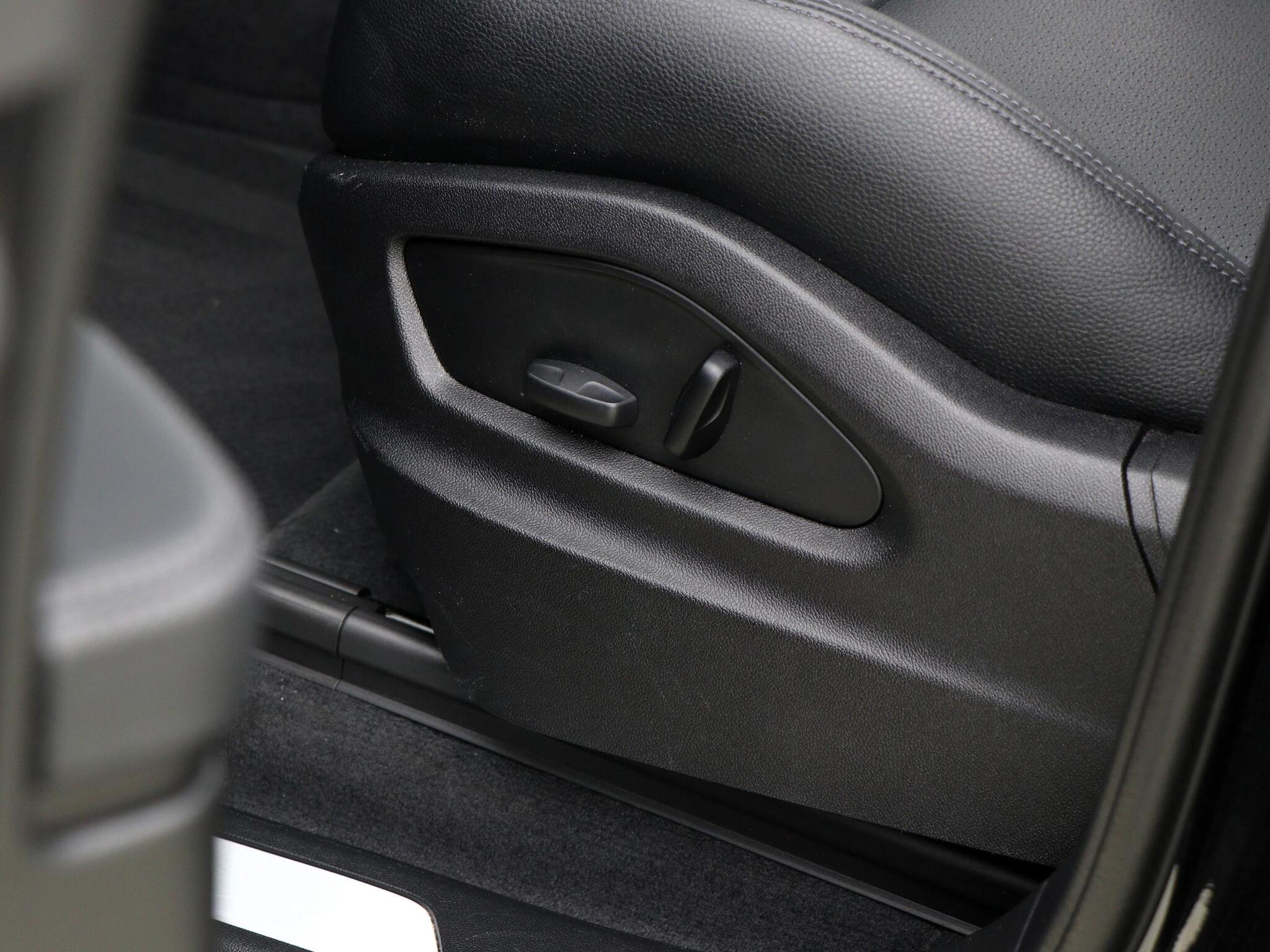 Porsche Cayenne view 33