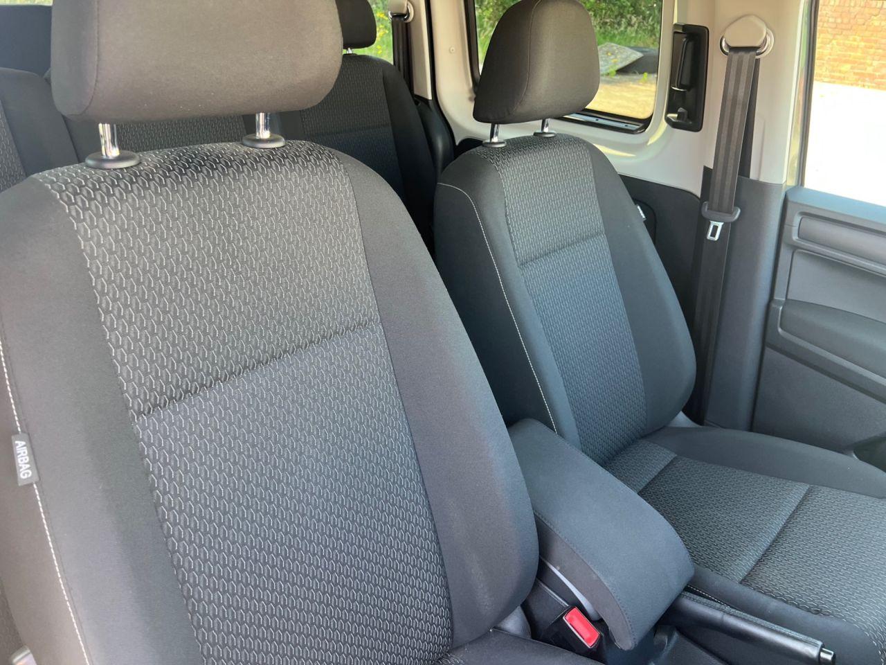 Volkswagen Caddy Maxi Life view 15