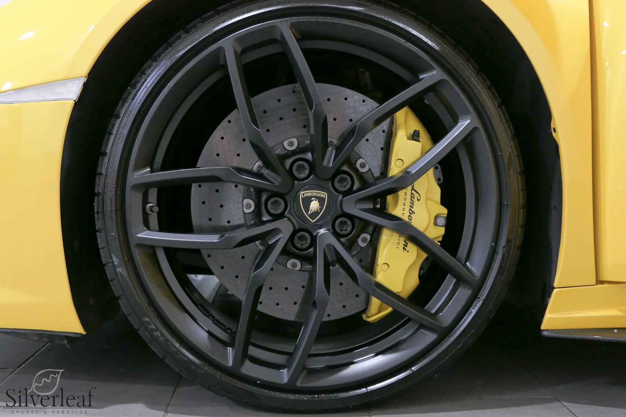 Lamborghini LP 610-4 view 9