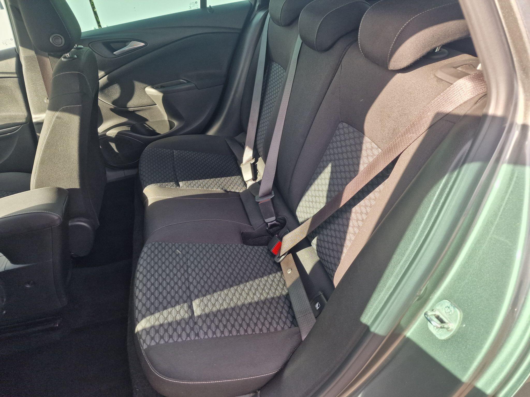 Vauxhall Astra view 22