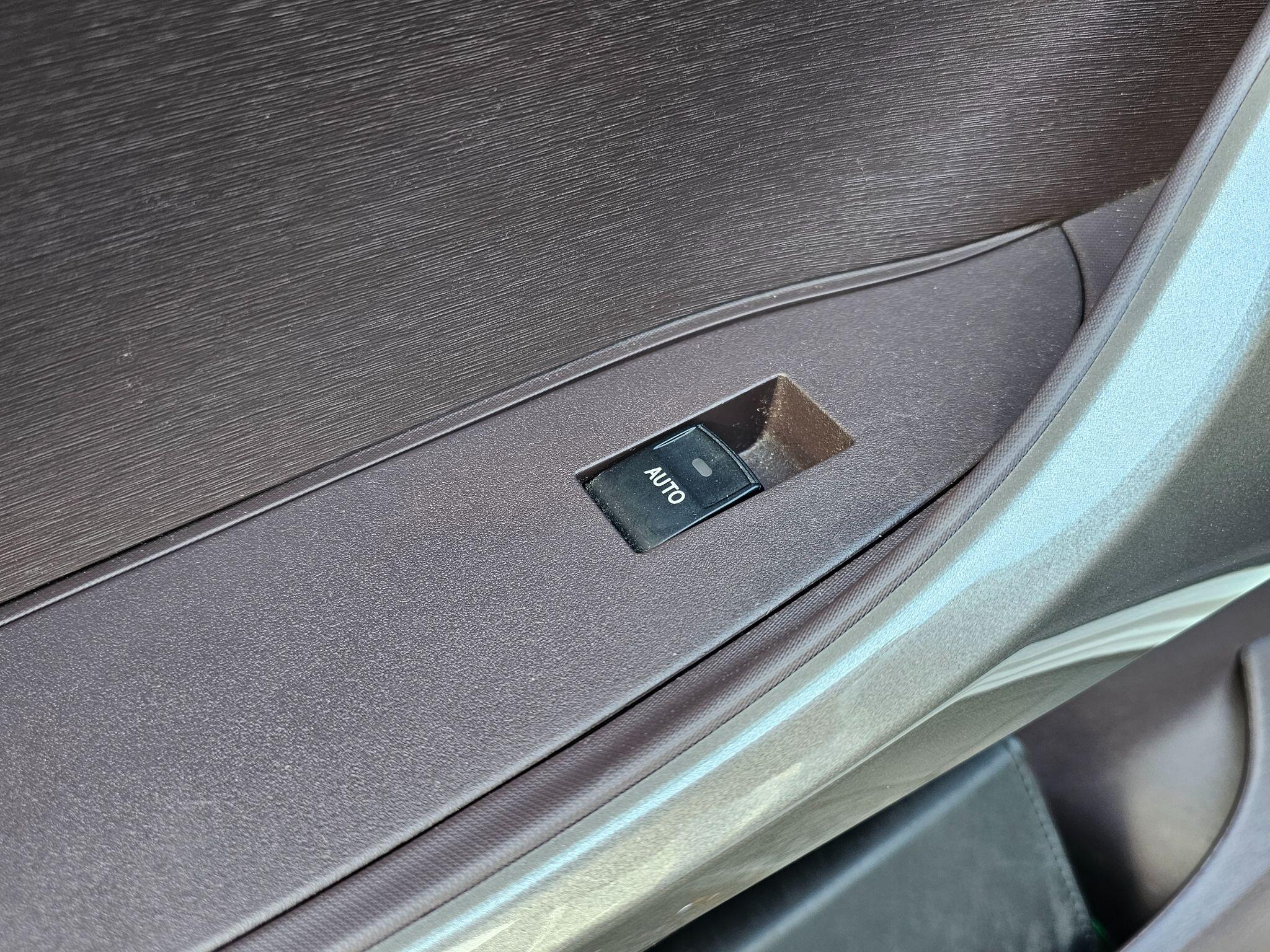 Toyota Iq view 38