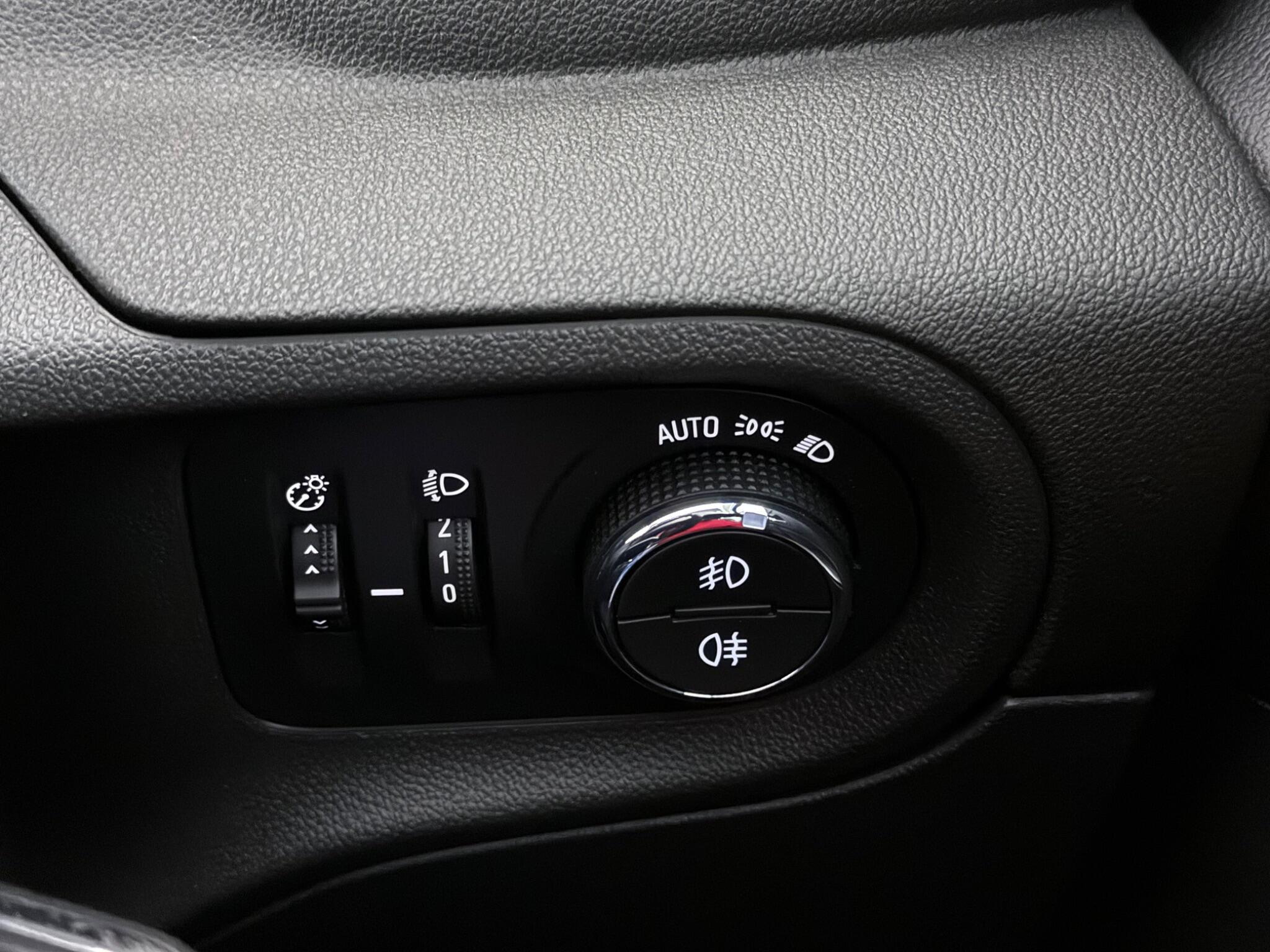 Vauxhall Grandland X view 18