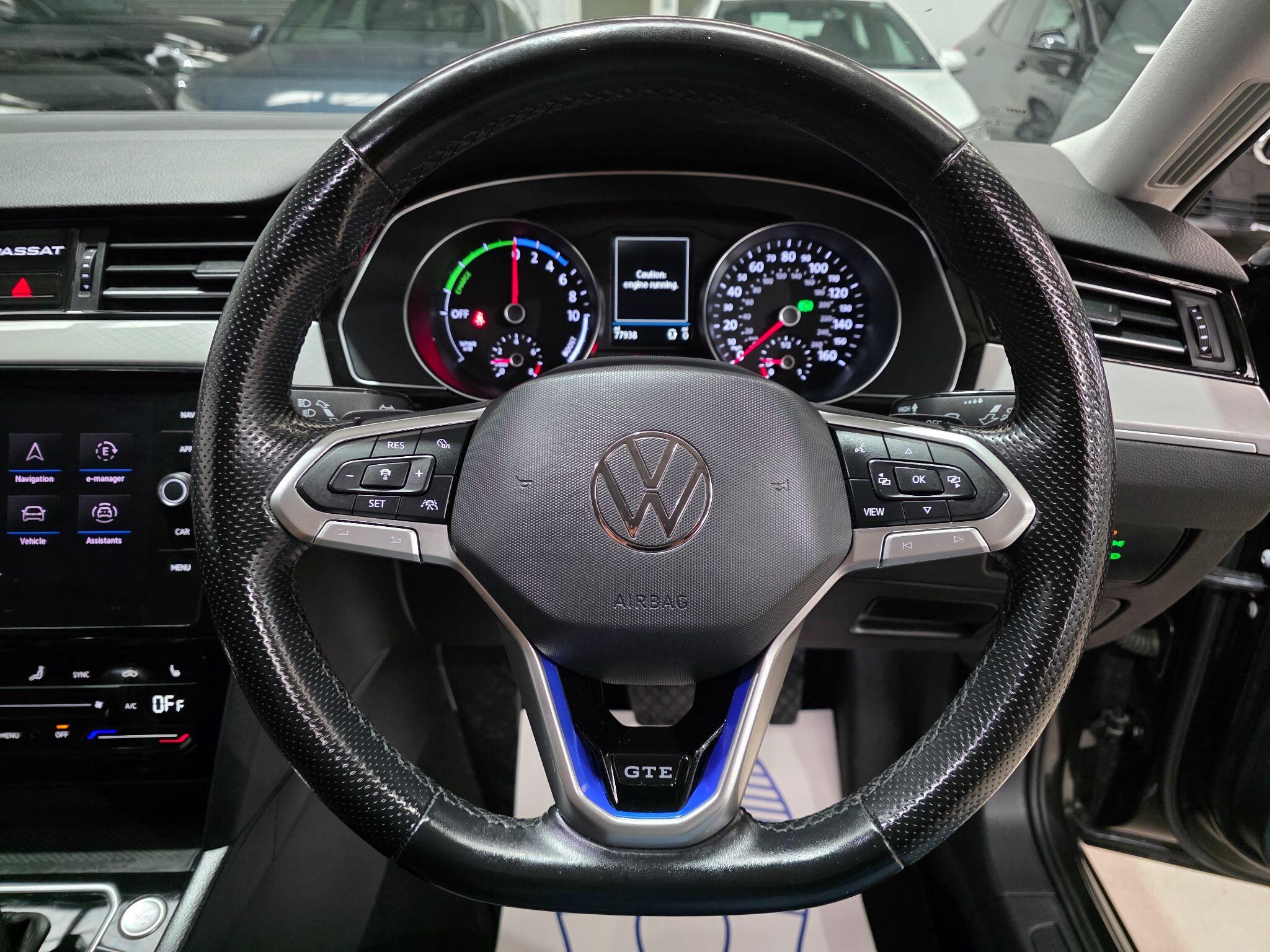 Volkswagen Passat view 17