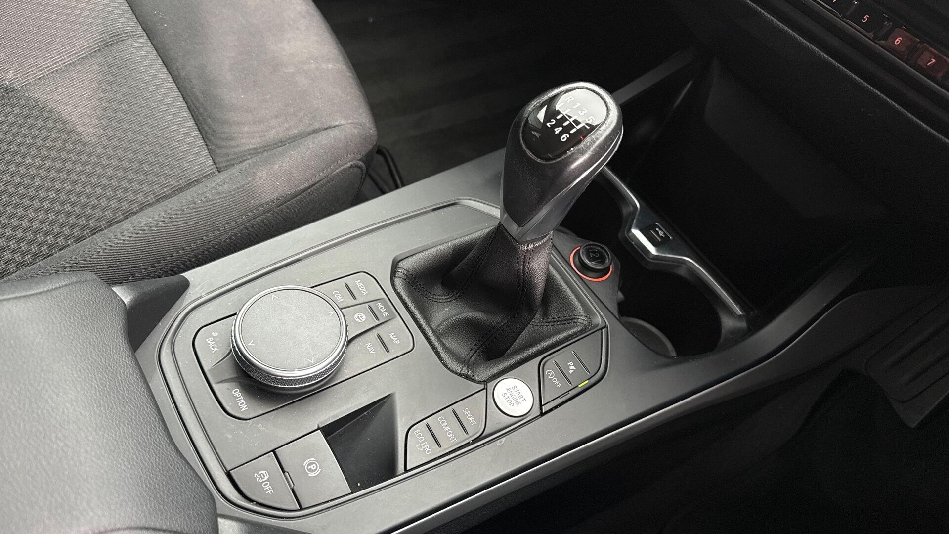 BMW 1 Series view 10