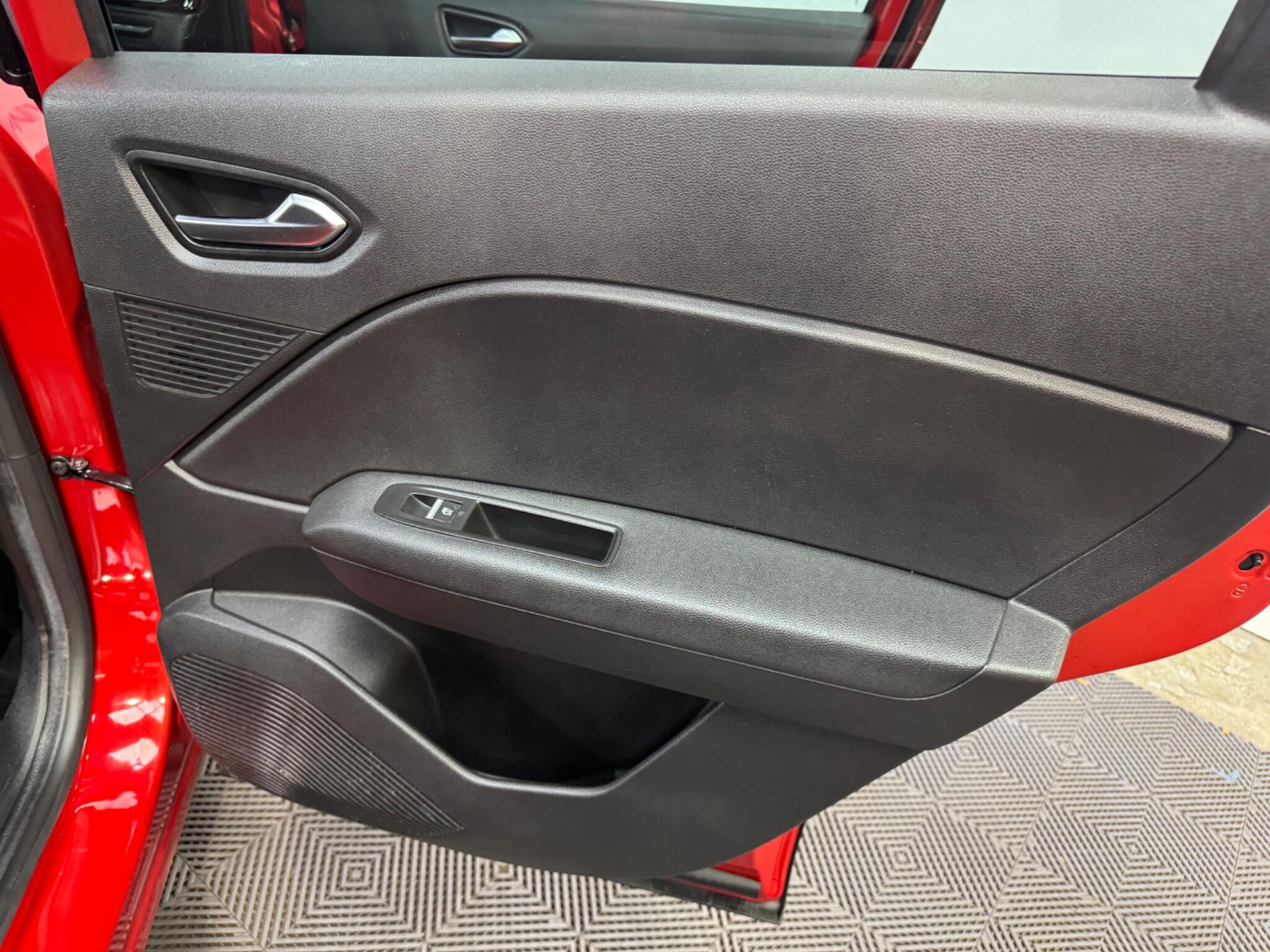 Renault Captur view 42