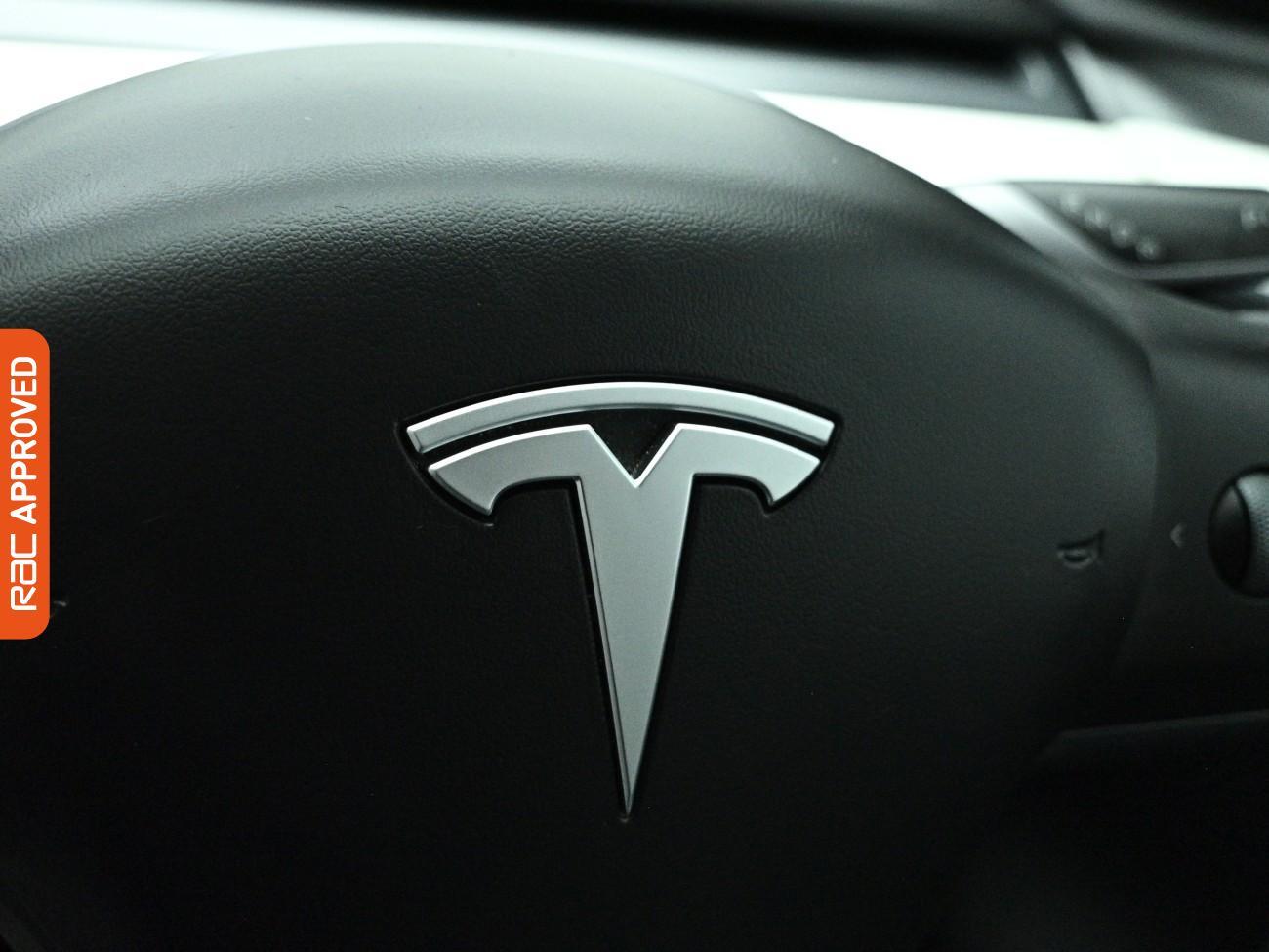 Tesla Model Y view 24