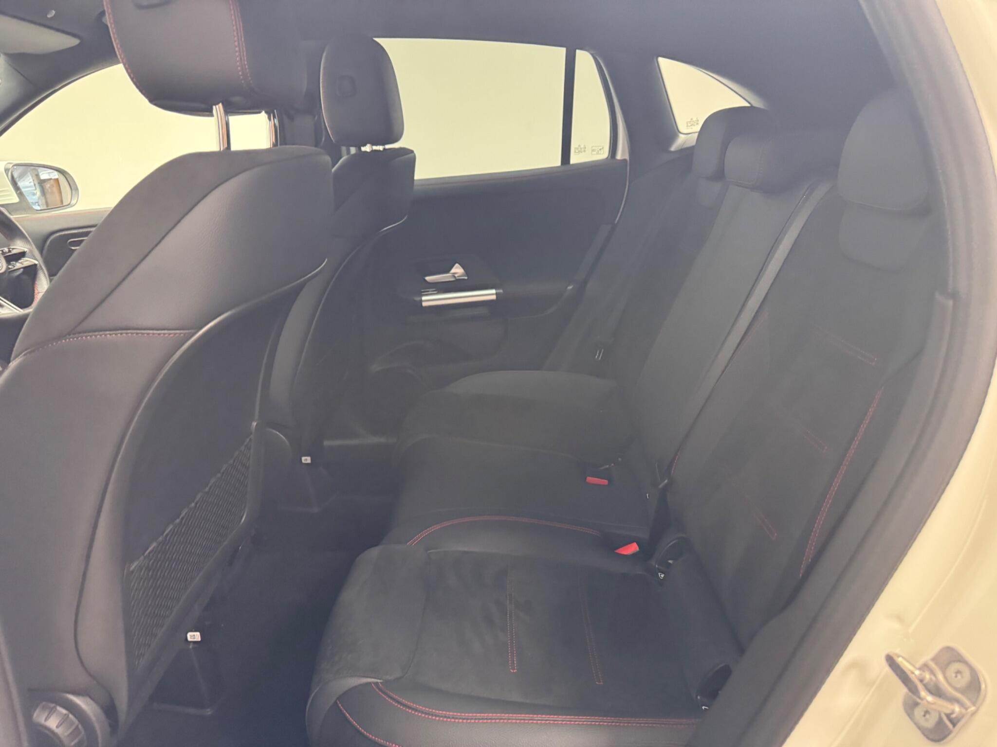Mercedes-Benz Gla view 10