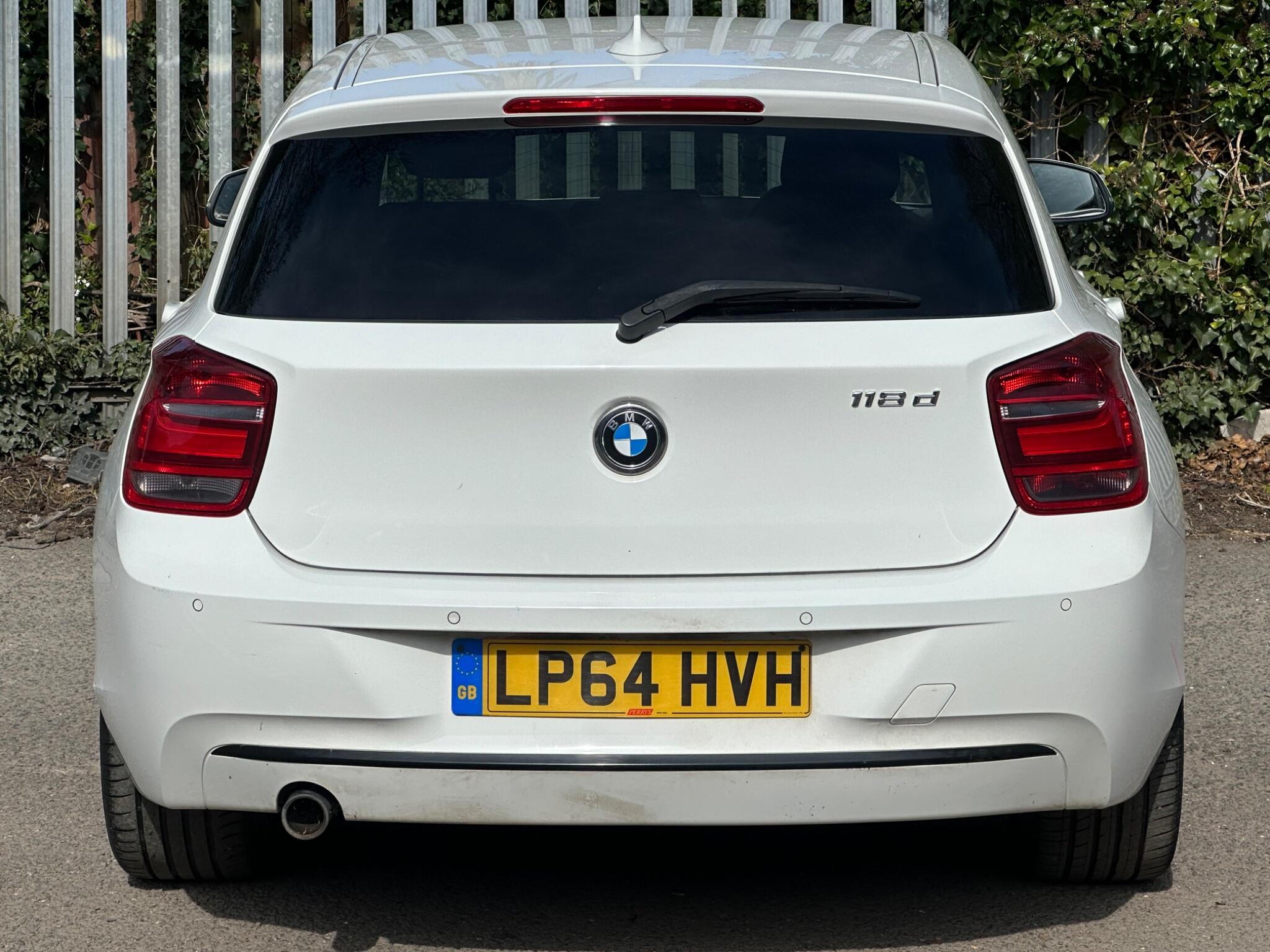 BMW 1 Series view 5
