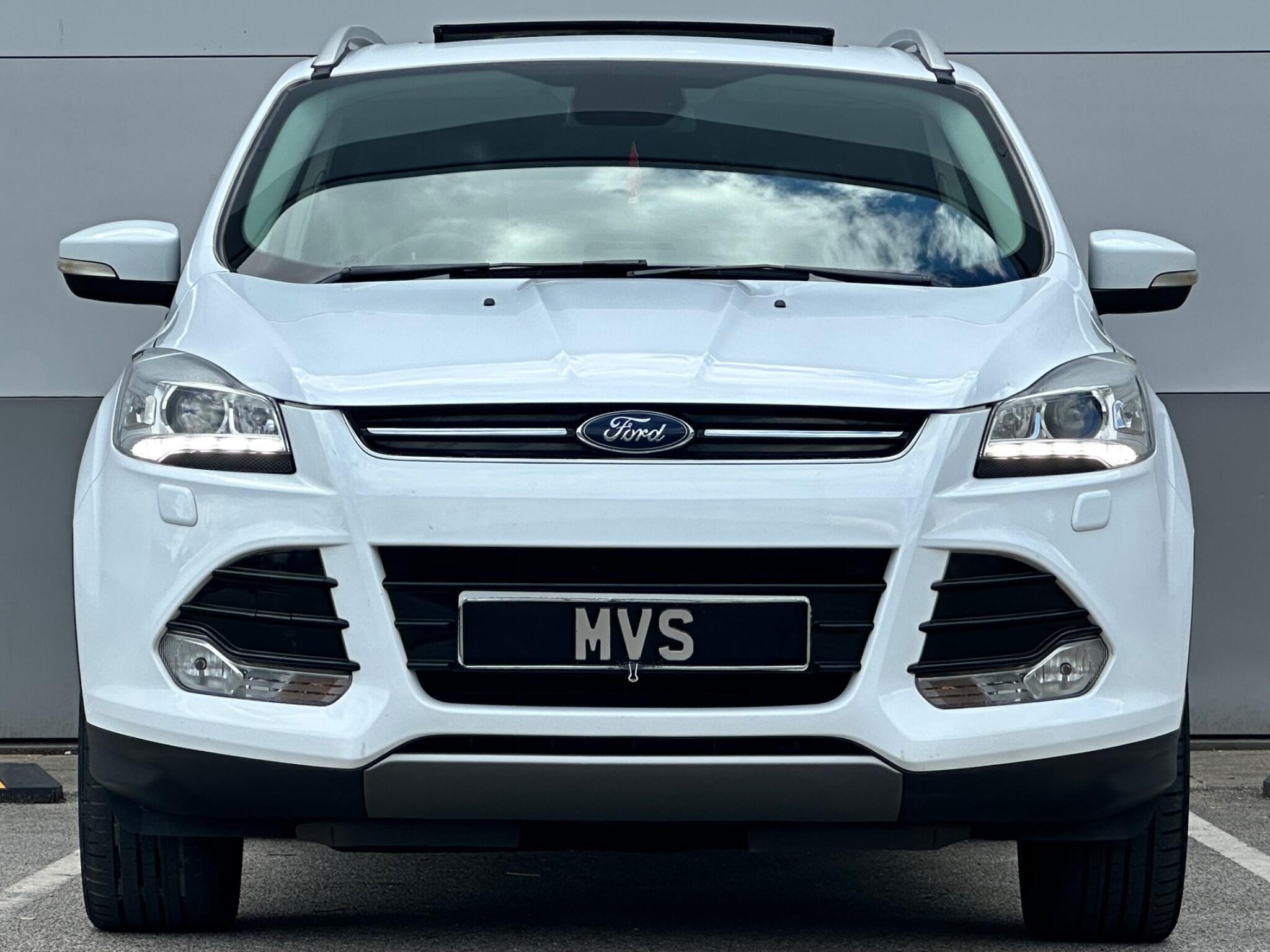Ford Kuga view 3