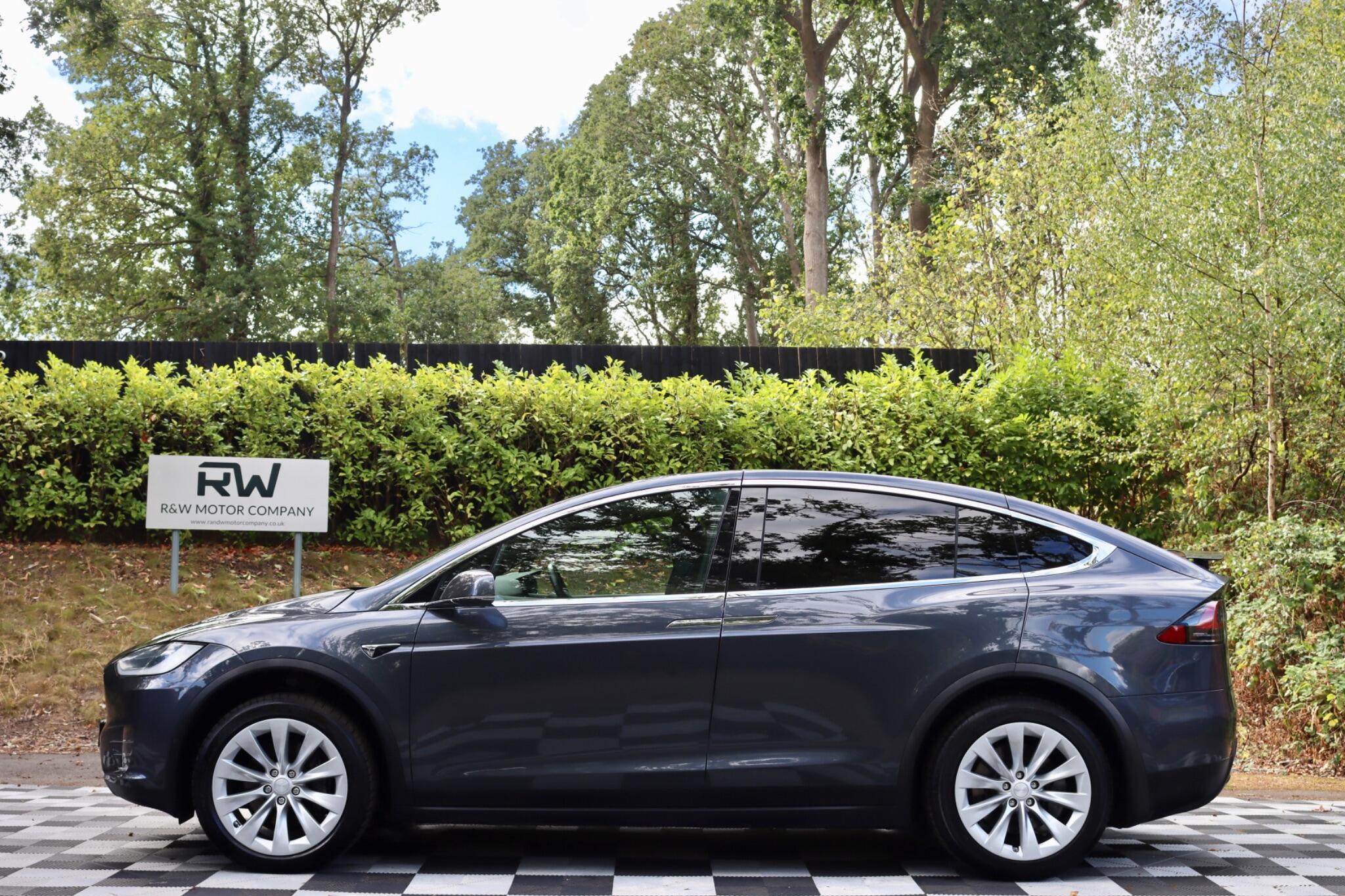 Tesla Model X view 33