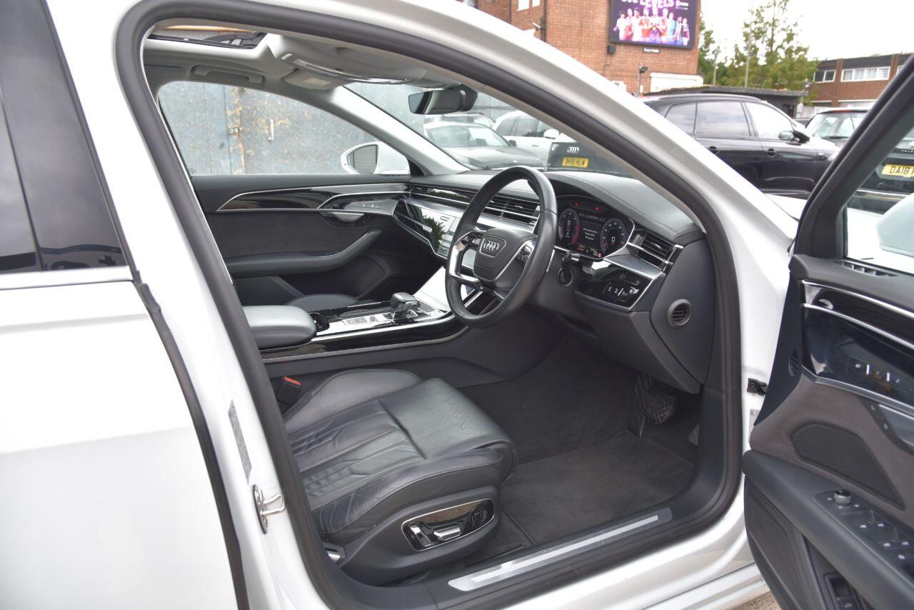 Audi A8 view 21
