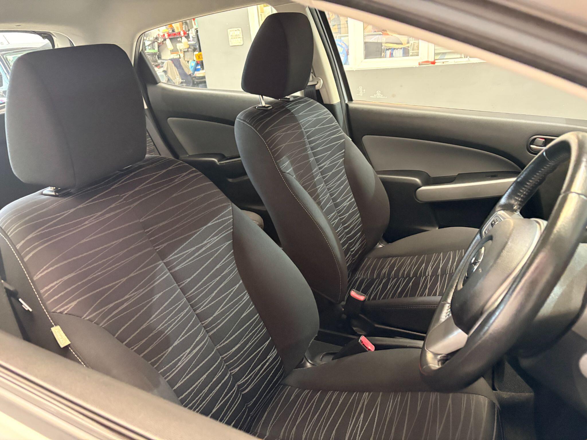 Mazda Mazda2 view 28