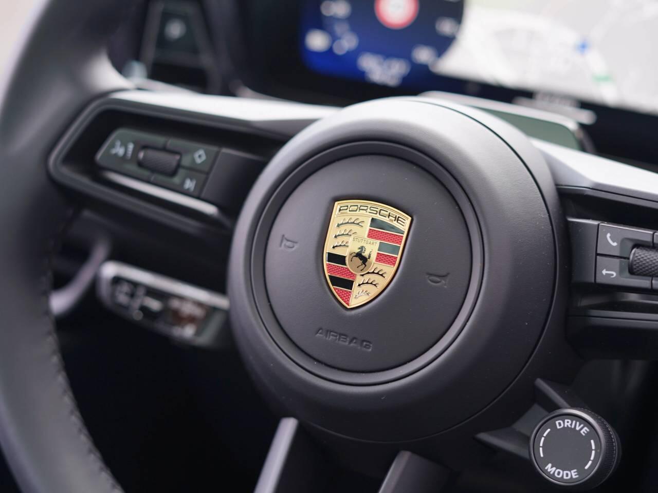 Porsche Macan view 30