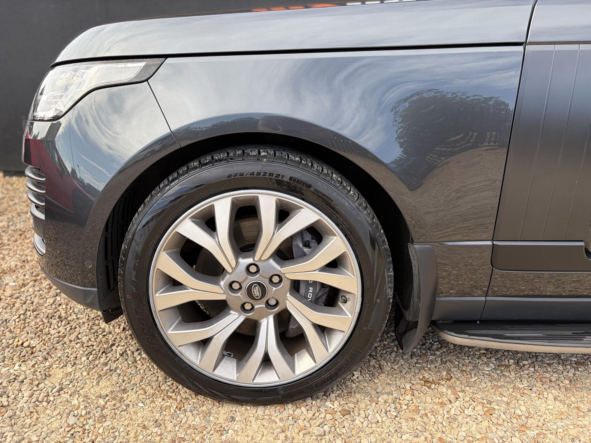 Land Rover Range Rover view 6