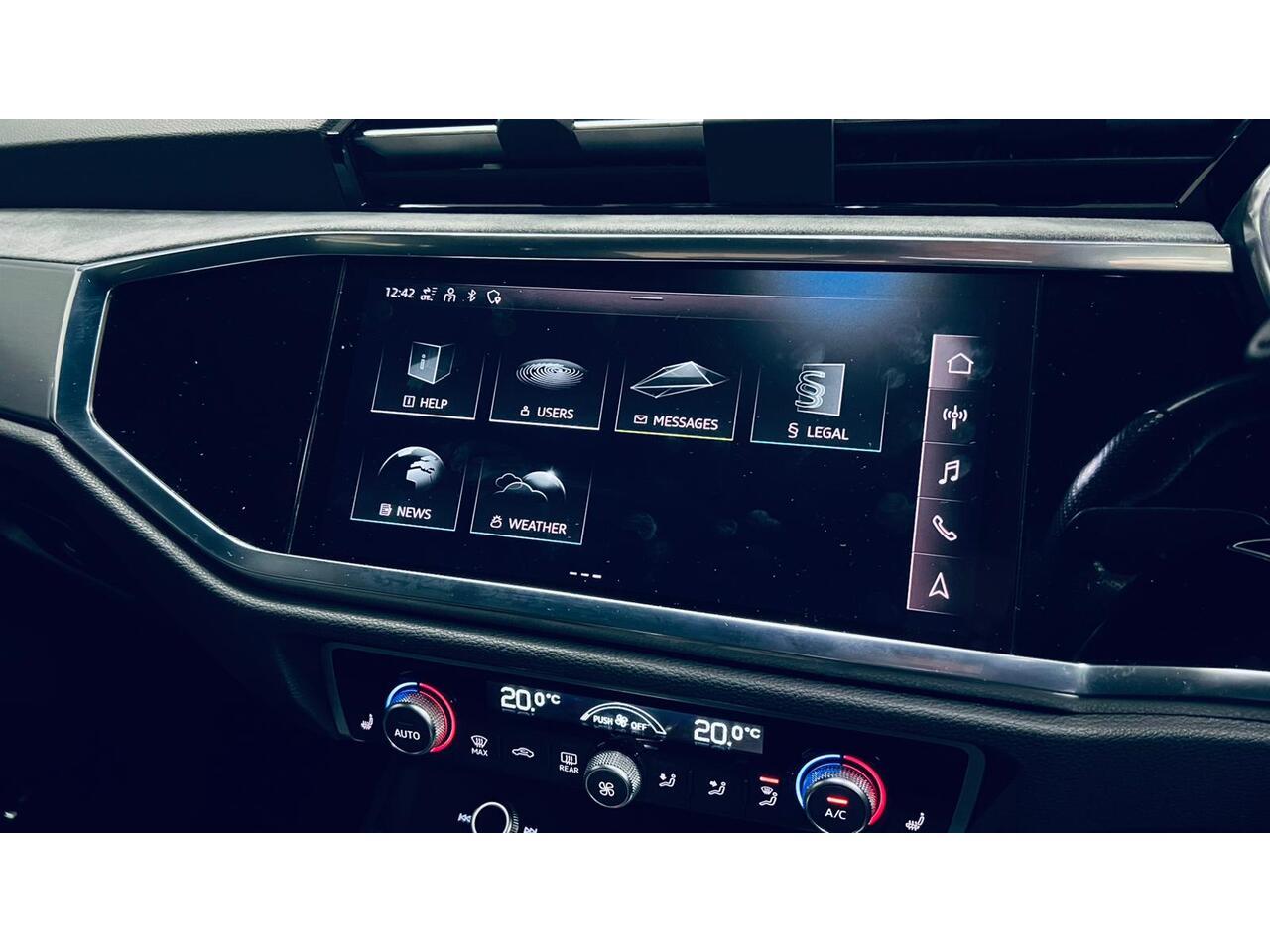 Audi Q3 view 26
