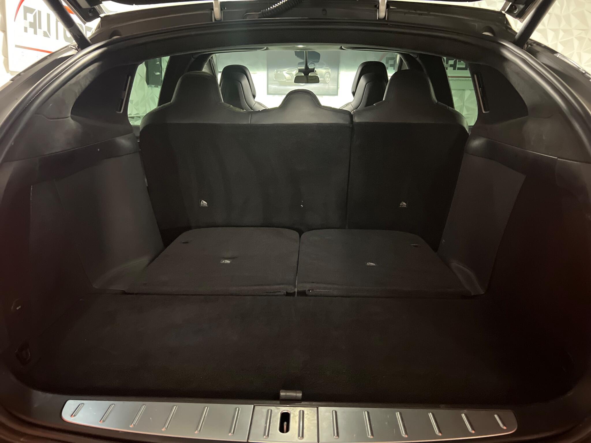 Tesla Model X view 26