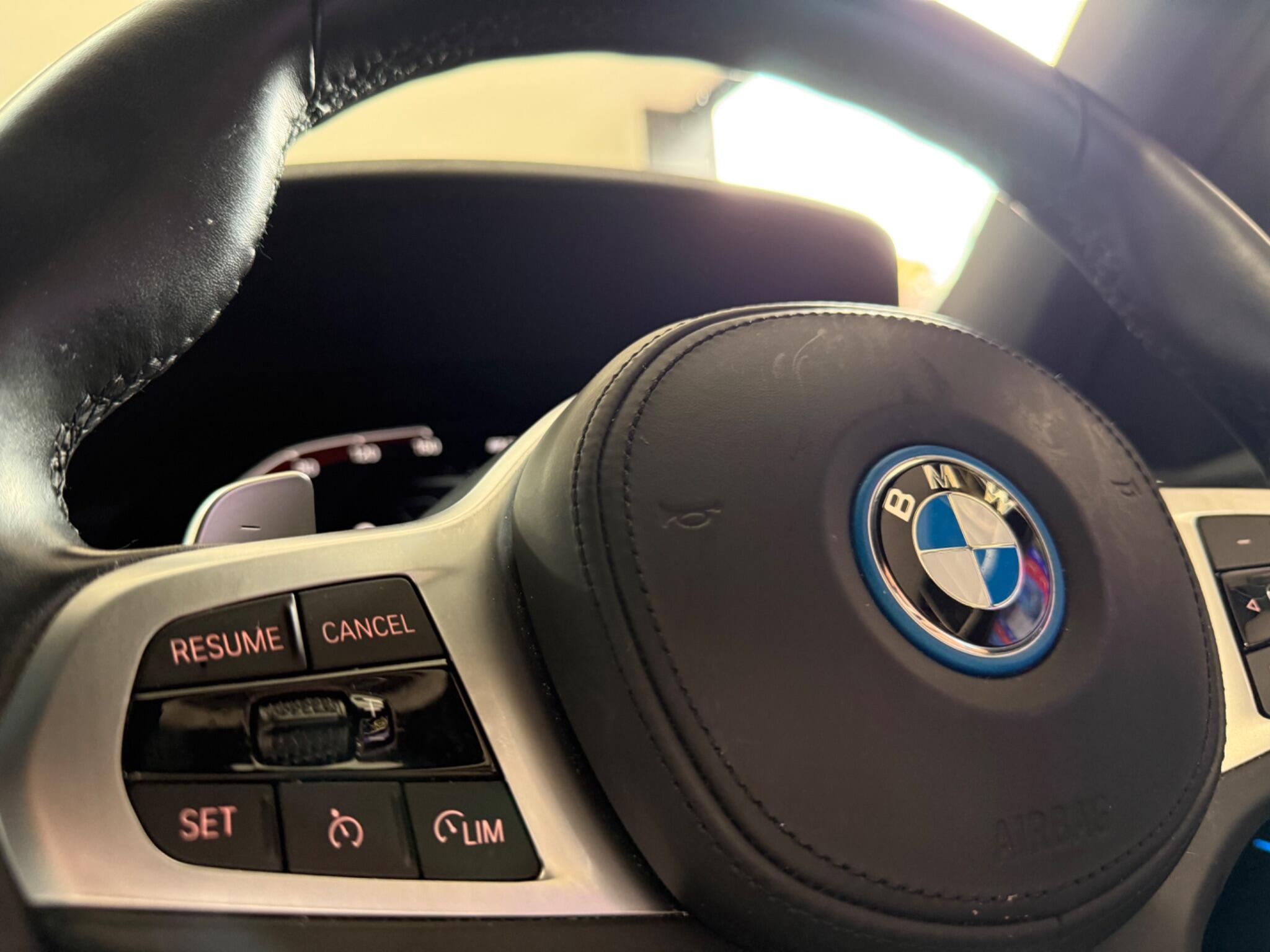 BMW 3 Series view 19